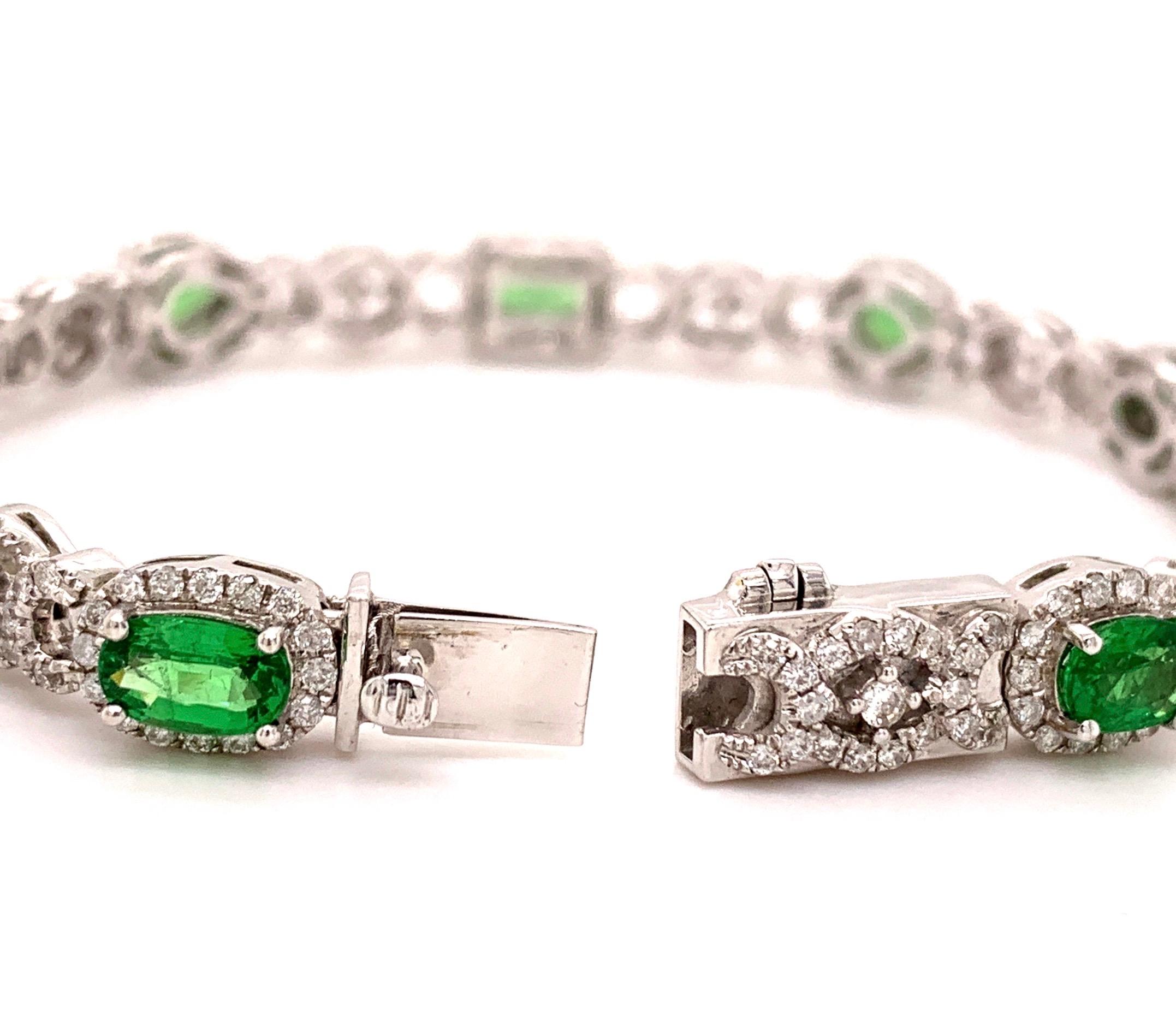 Contemporary 6.47 Carat Green Garnet Diamond Bangle Bracelet For Sale