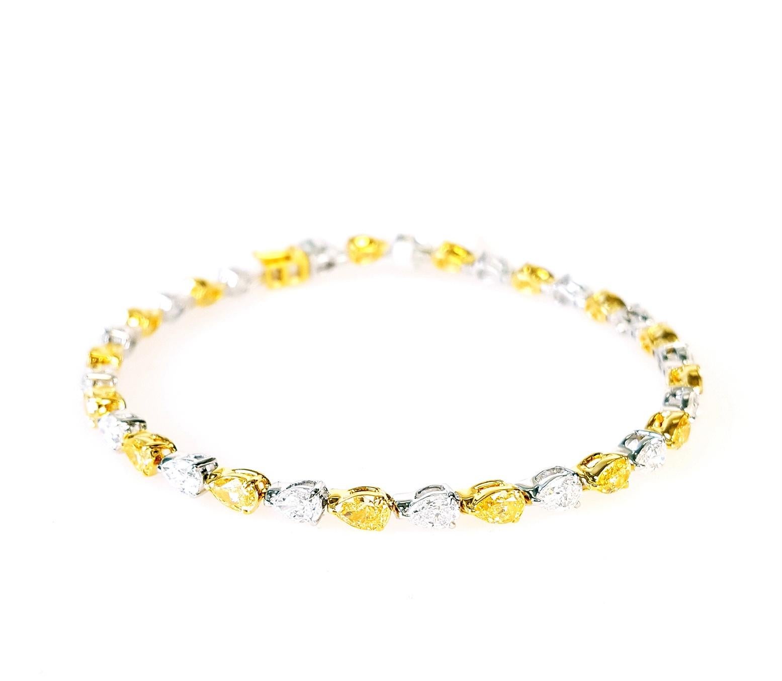 Modern 6.47 Carat Natural Yellow And White Diamond Tennis Bracelet, 18K Gold.