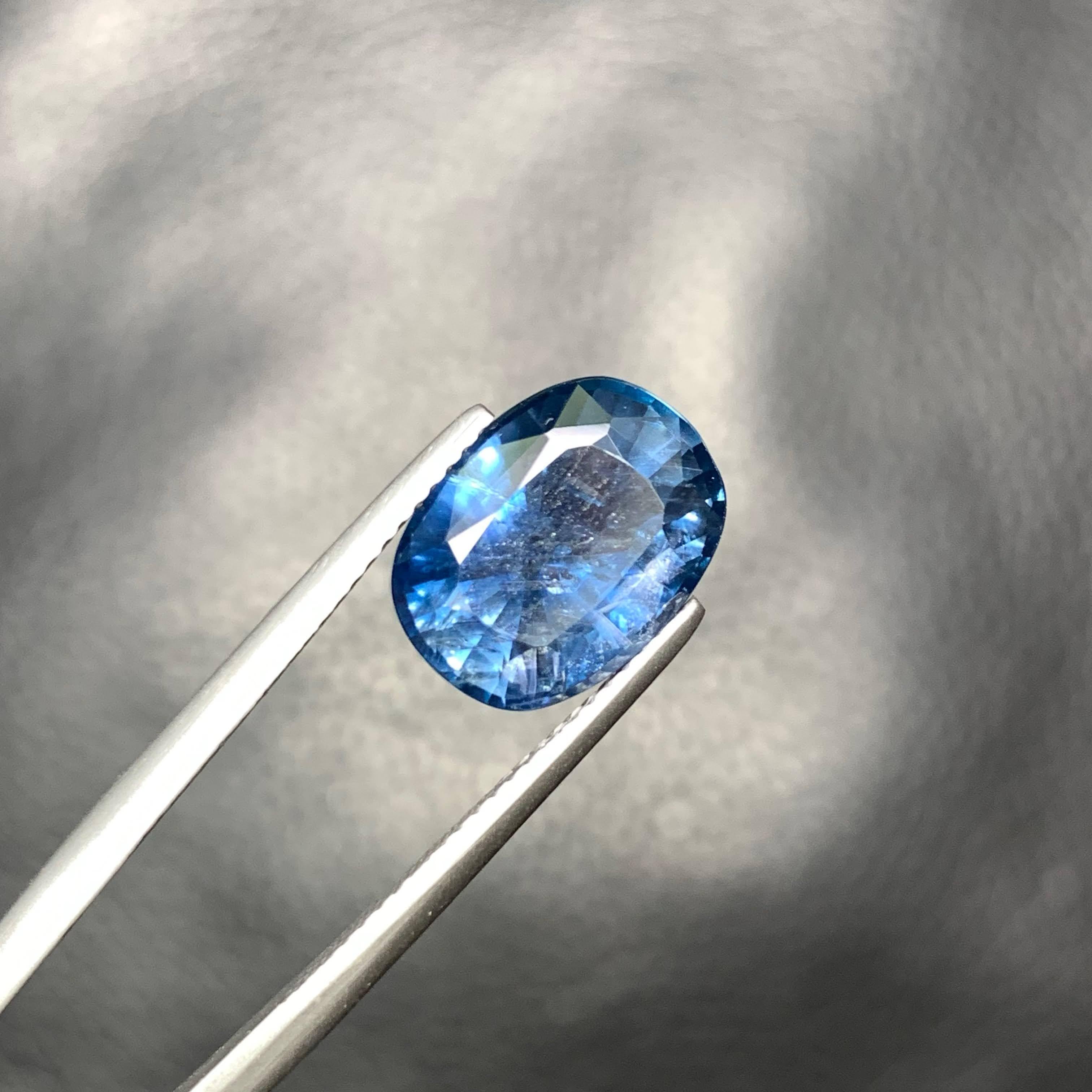 6.47 carats GGI Certified Loose Blue Sapphire Oval Cut Madagascar's Gemstone in vendita 2