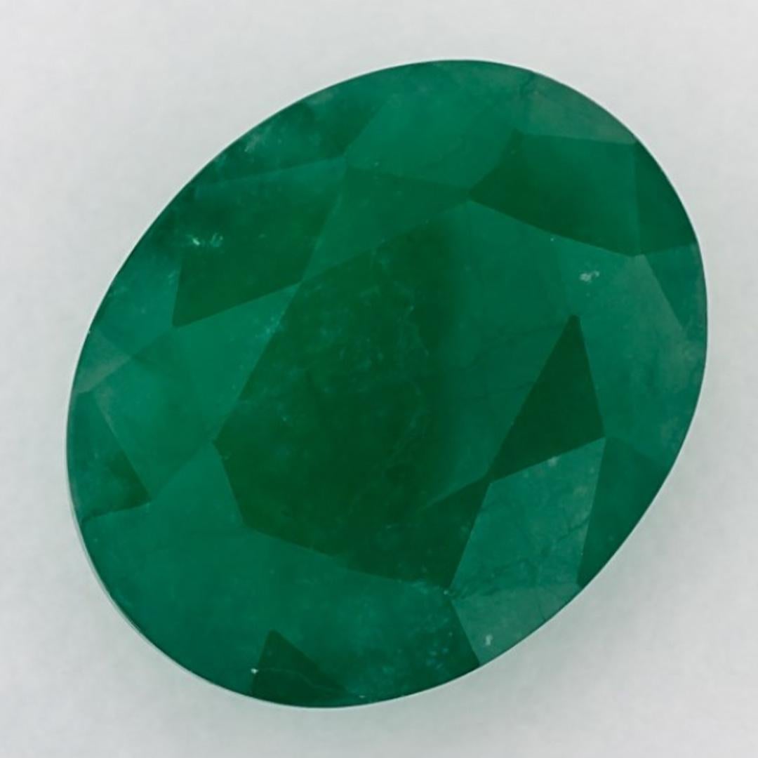 Con una vibrante tonalità di colore verde, la pietra natale di maggio è un simbolo della rinnovata crescita primaverile. 

Esplora la vivace collezione di smeraldi, rubini e zaffiri nel nostro negozio, disponibili come gemme sciolte e abbinabili