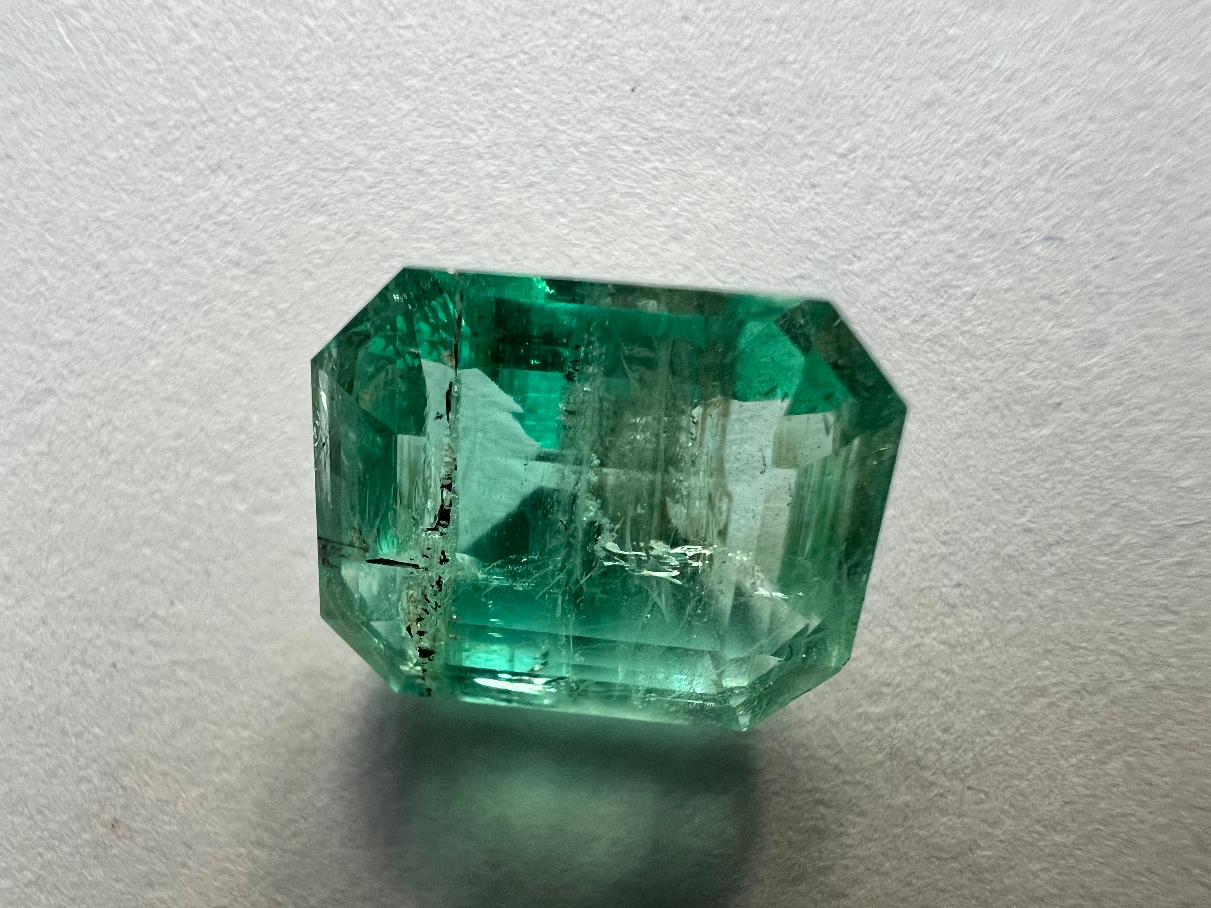Introducing the beauty of our Natural Untreated  6.47ct  Natural Emerald Loose Gemstone. This exquisite emerald is a true gem of nature, with lush green hues and a radiant cut that promises to make any piece of jewelry a true work of art.

Gemstone