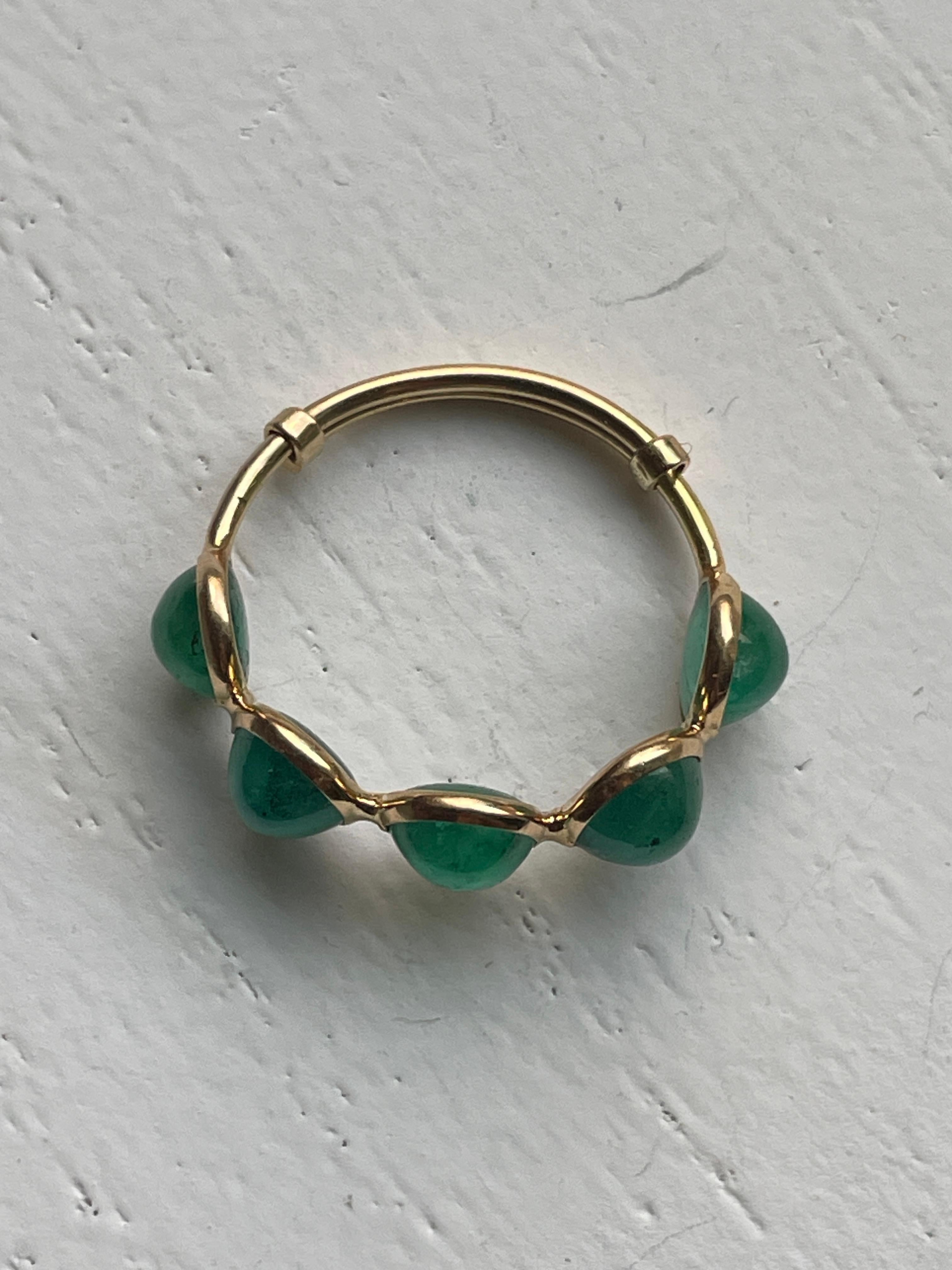 6.48 Carat Cabochon Colombian Emerald 18K Gold Ring In New Condition In Amagansett, NY