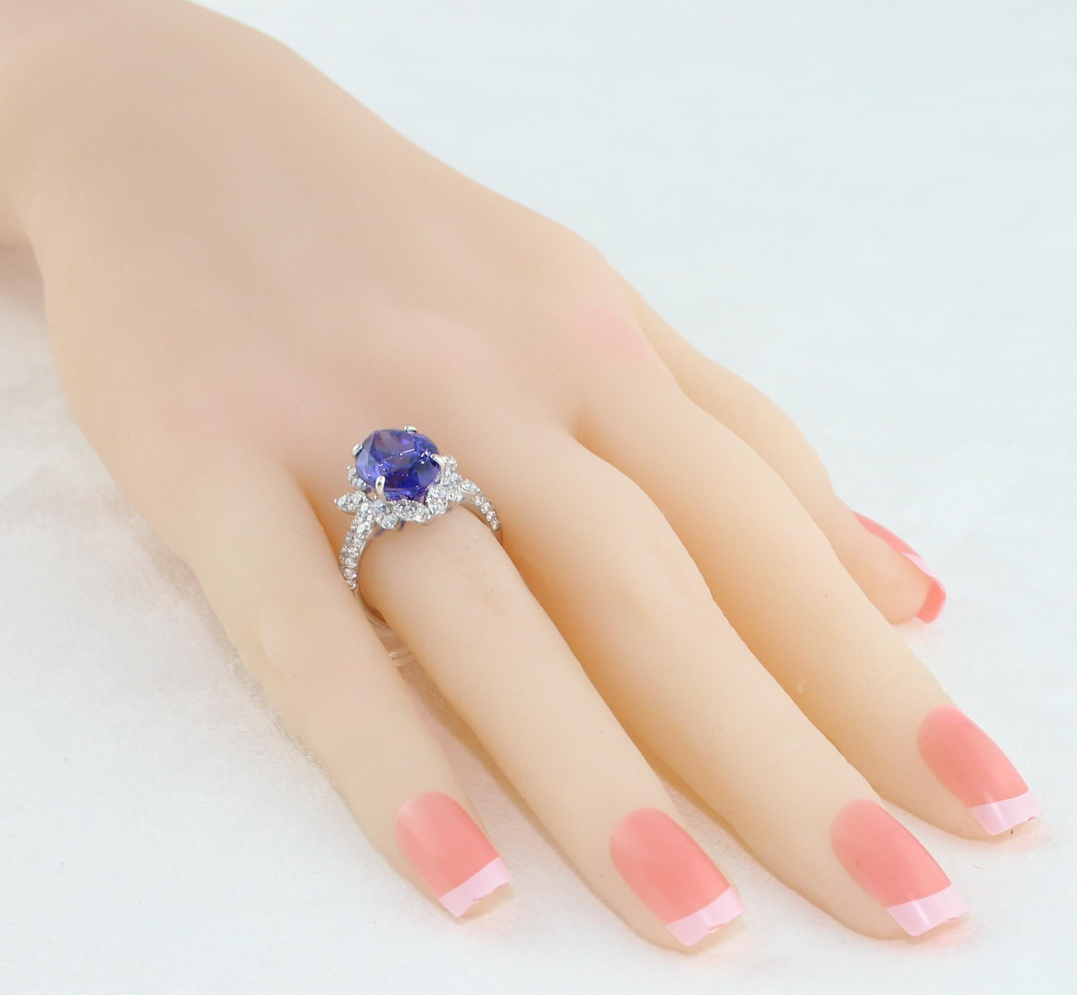 6.48 Carat Marquise Tanzanite Diamond Gold Cocktail Ring In New Condition For Sale In New York, NY
