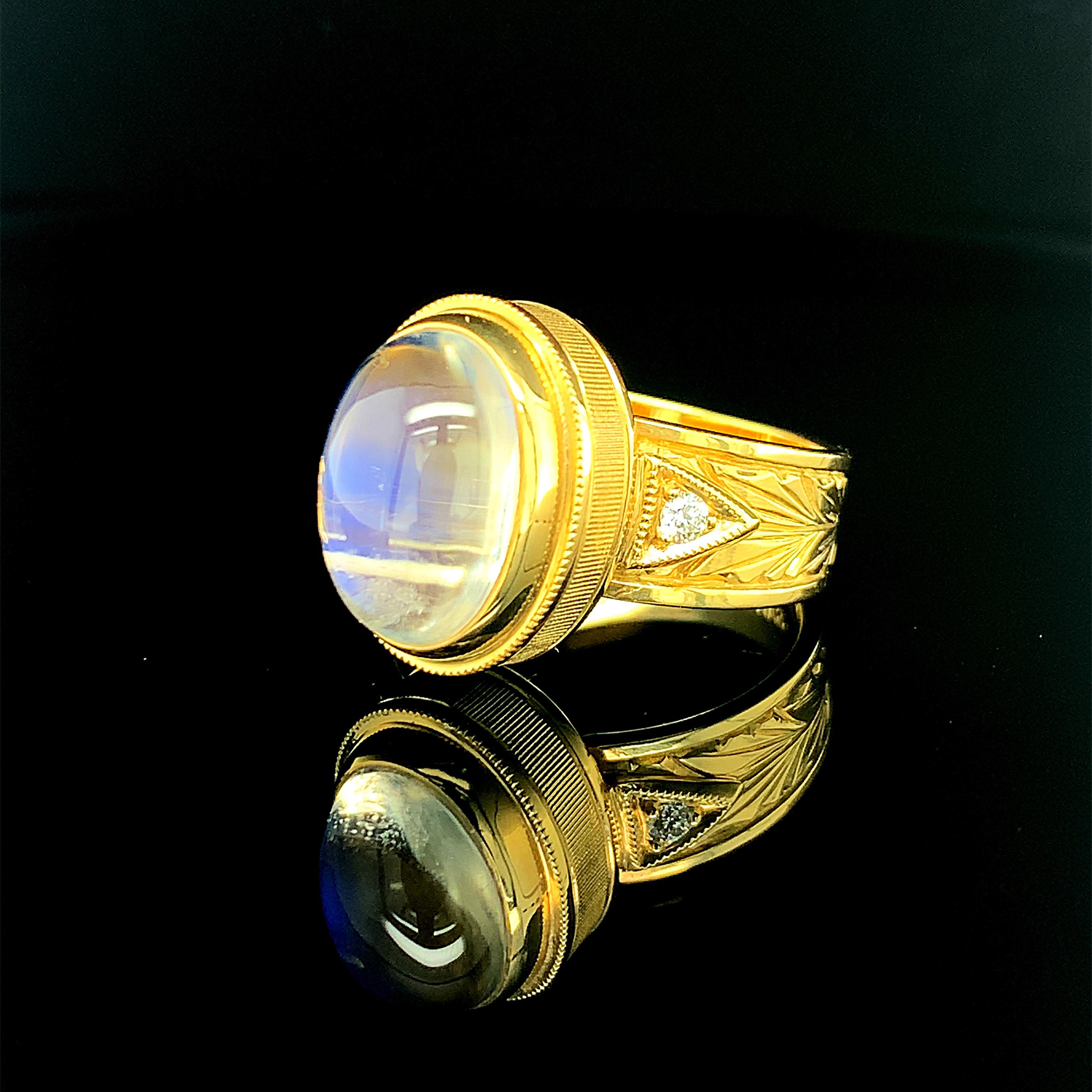 Women's or Men's 6.48 Carat Blue Flash Moonstone and Diamond, Engraved 18k Yellow Gold Ring For Sale