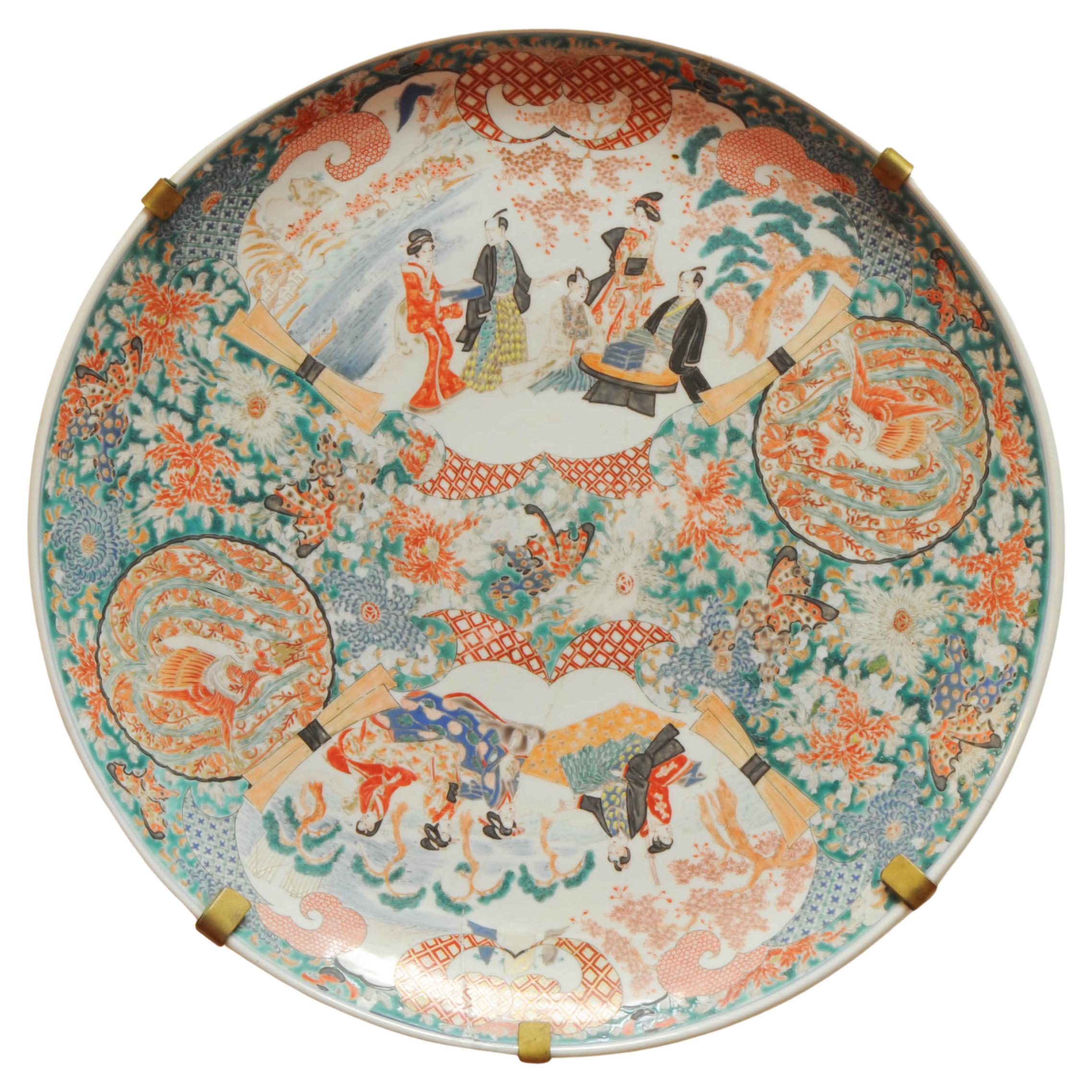 Plat en porcelaine japonaise Arita avec oiseaux et fleurs, marqué « Vidéo ajouté » en vente