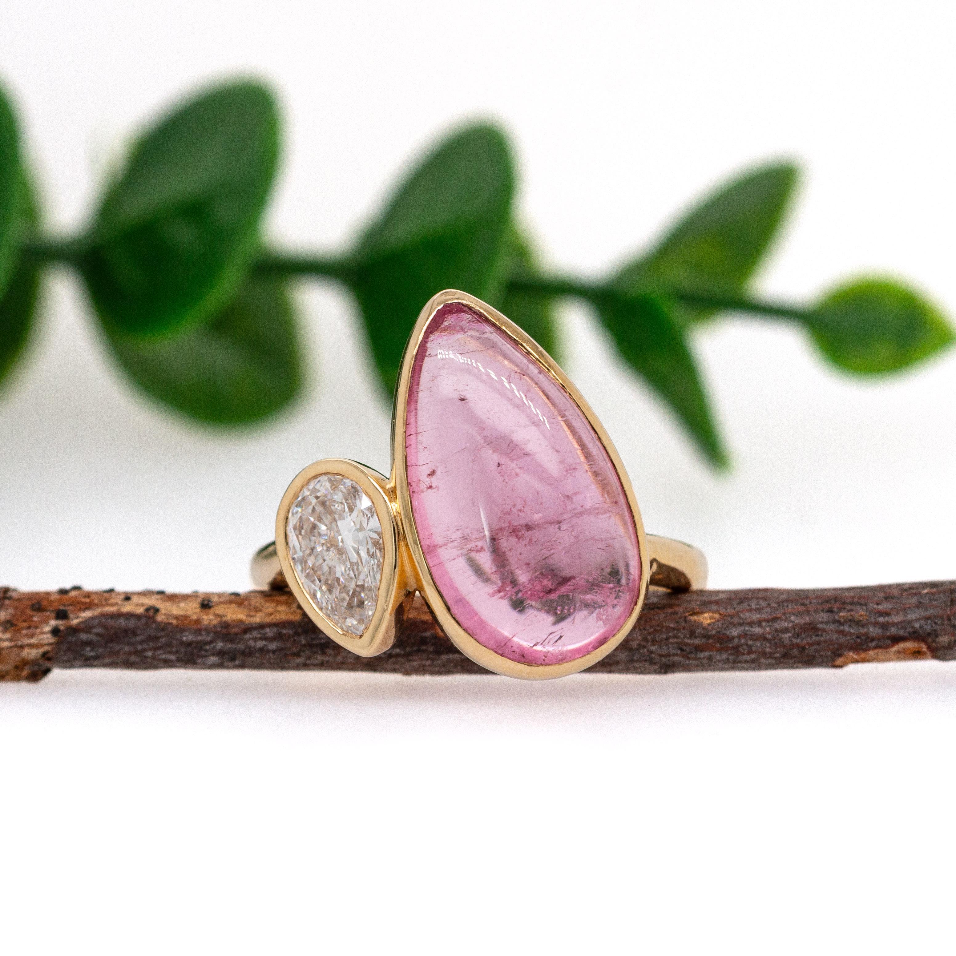 6,4 Karat Pinker Turmalin und im Labor hergestellter Diamantring  Lünettenfassung (Zeitgenössisch) im Angebot