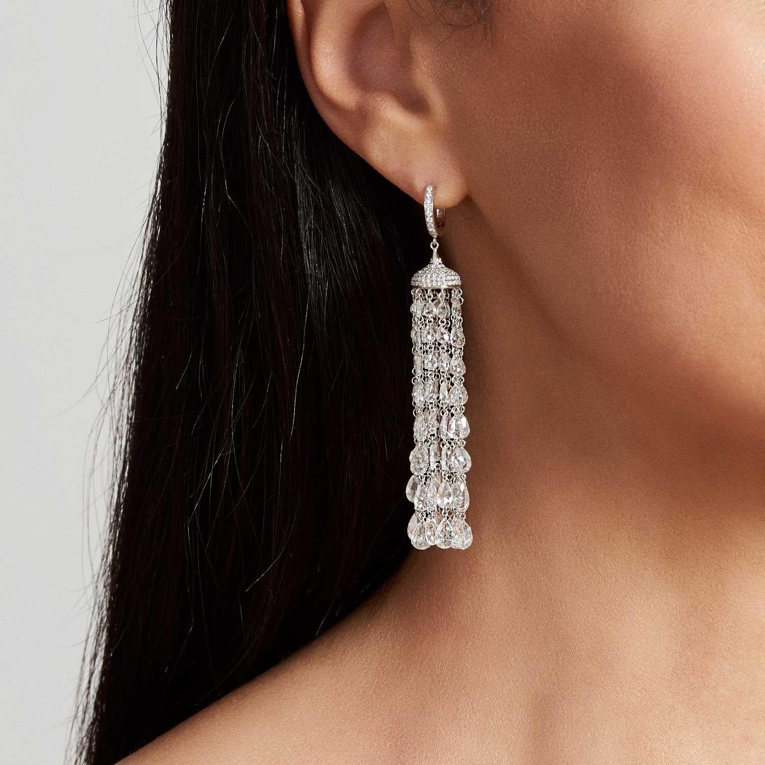 Contemporary 64 Facets 20 Carat Rose Cut Diamond Tassel Chandelier Earrings in White Gold For Sale