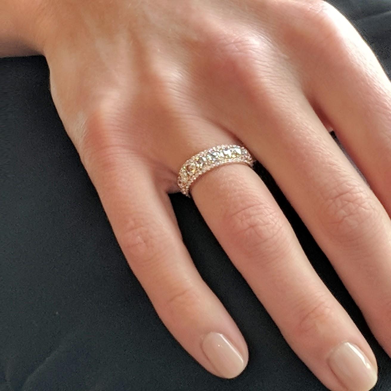 Women's or Men's 64Facets 2.50 Carat Rose Cut Diamond Ring in 18 Karat White Gold For Sale