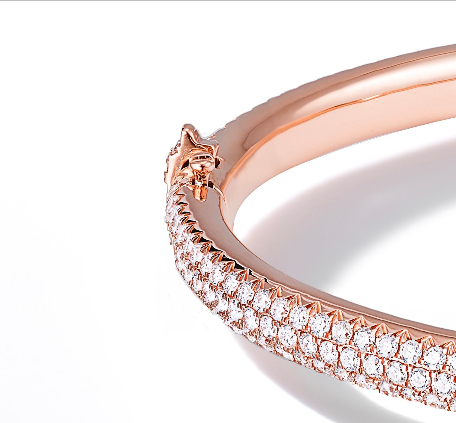 64Facets 2.75 Carat Pave Diamond Bangle Bracelet Set in 18 Karat Rose Gold In New Condition For Sale In Los Angeles, CA