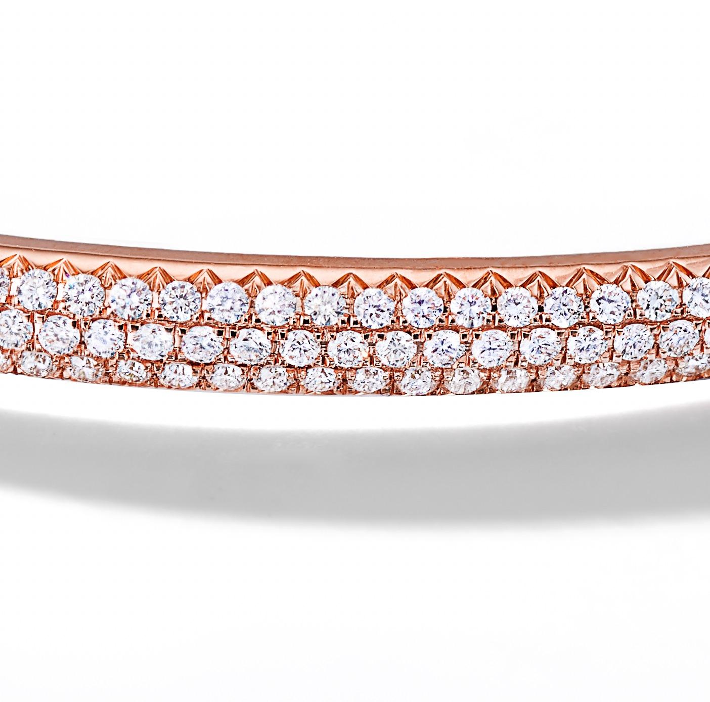 Women's or Men's 64Facets 2.75 Carat Pave Diamond Bangle Bracelet Set in 18 Karat Rose Gold For Sale