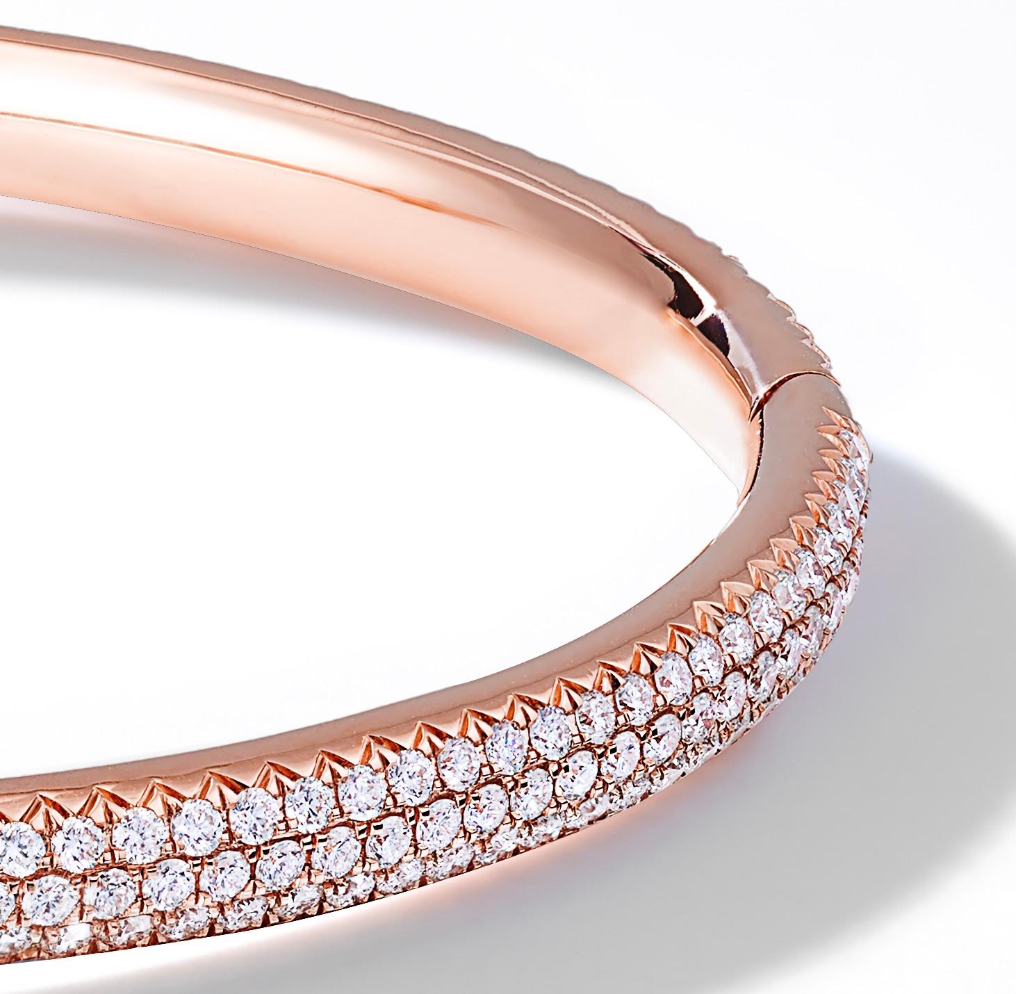 64Facets 2.75 Carat Pave Diamond Bangle Bracelet Set in 18 Karat Rose Gold For Sale 1