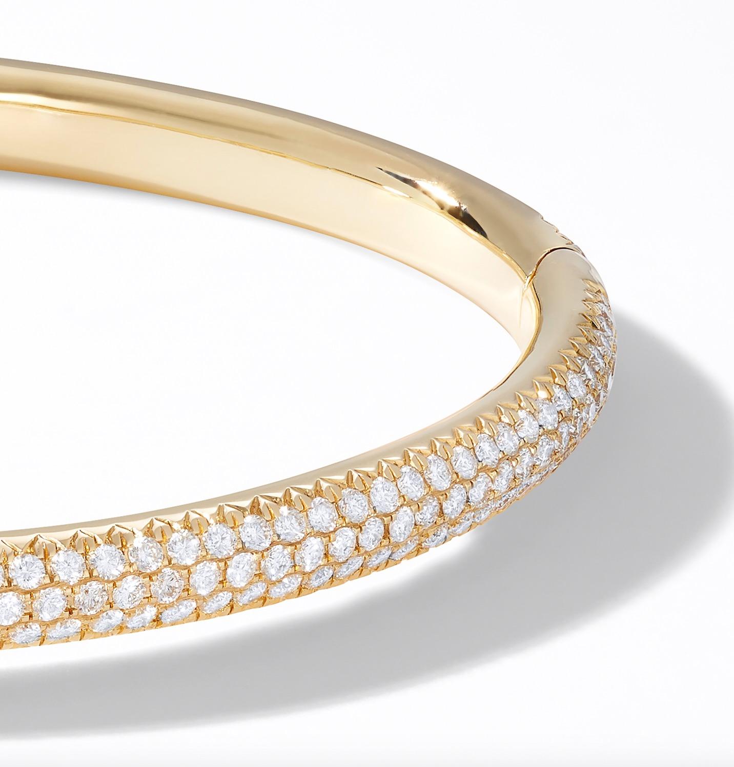 64Facets 2.75 Carat Pave Diamond Bangle Bracelet Set in 18 Karat Yellow Gold For Sale 5