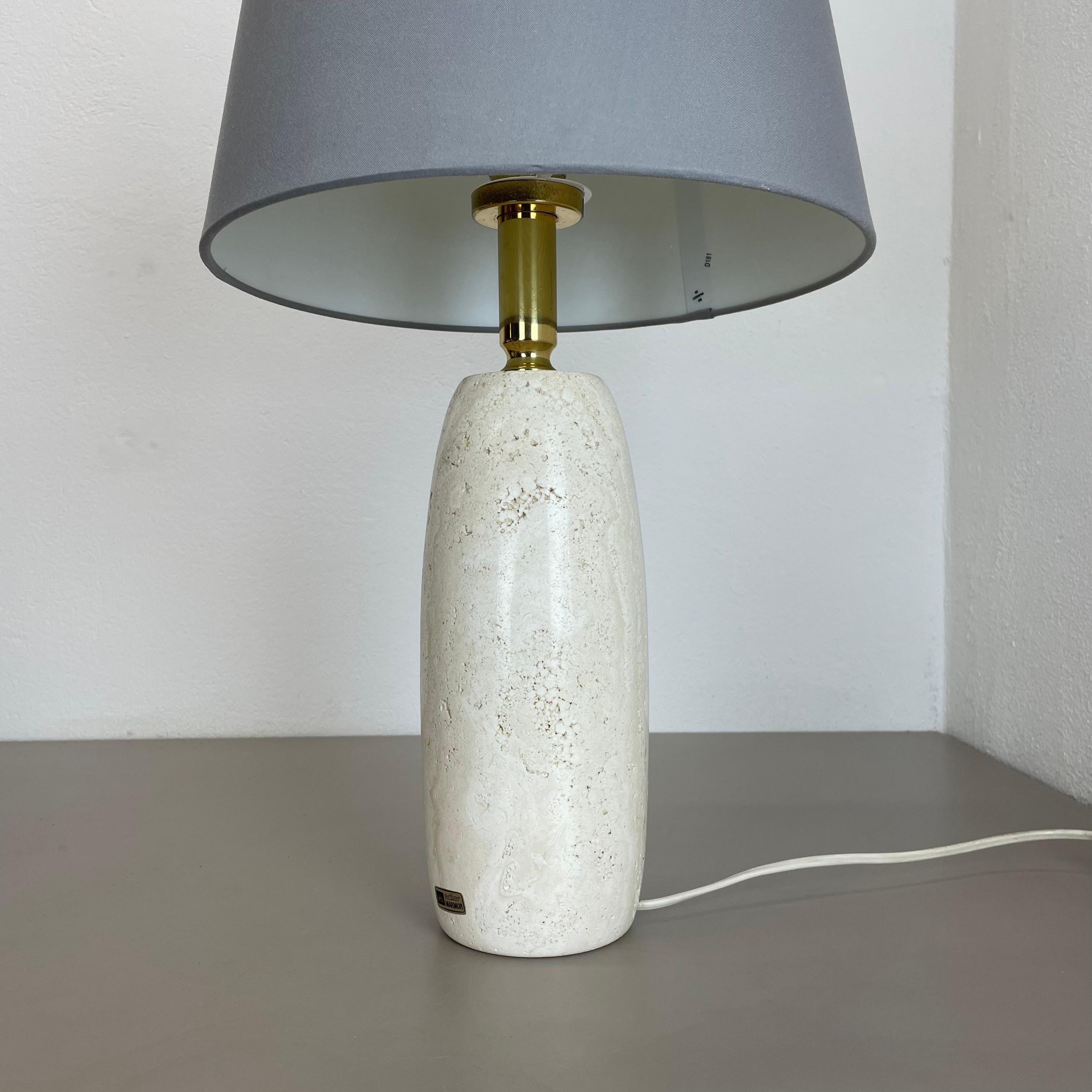 6.4kg Travertine Marble Fratelli Mannelli Style Table Light Base, Italy, 1970s In Good Condition For Sale In Kirchlengern, DE
