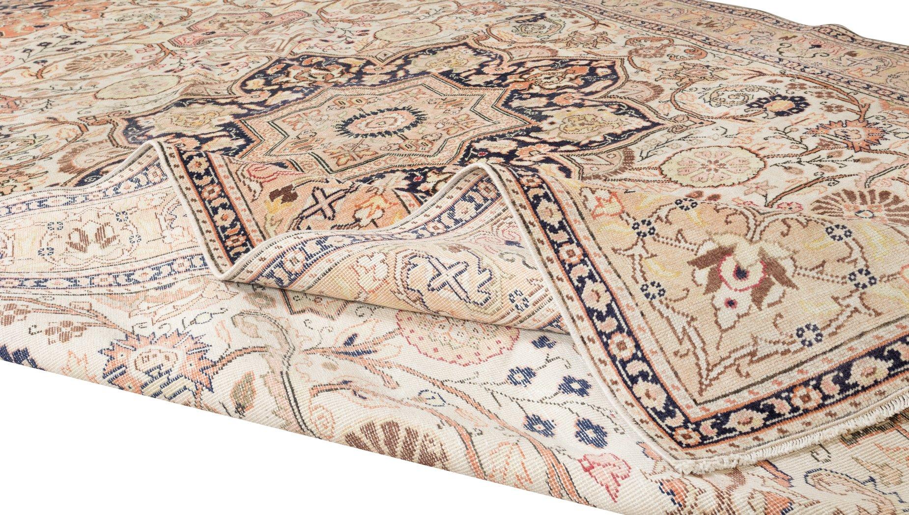 6,4x10 Ft authentischer moderner handgefertigter Teppich aus türkischer Wolle mit Medaillon-Design (Moderne) im Angebot