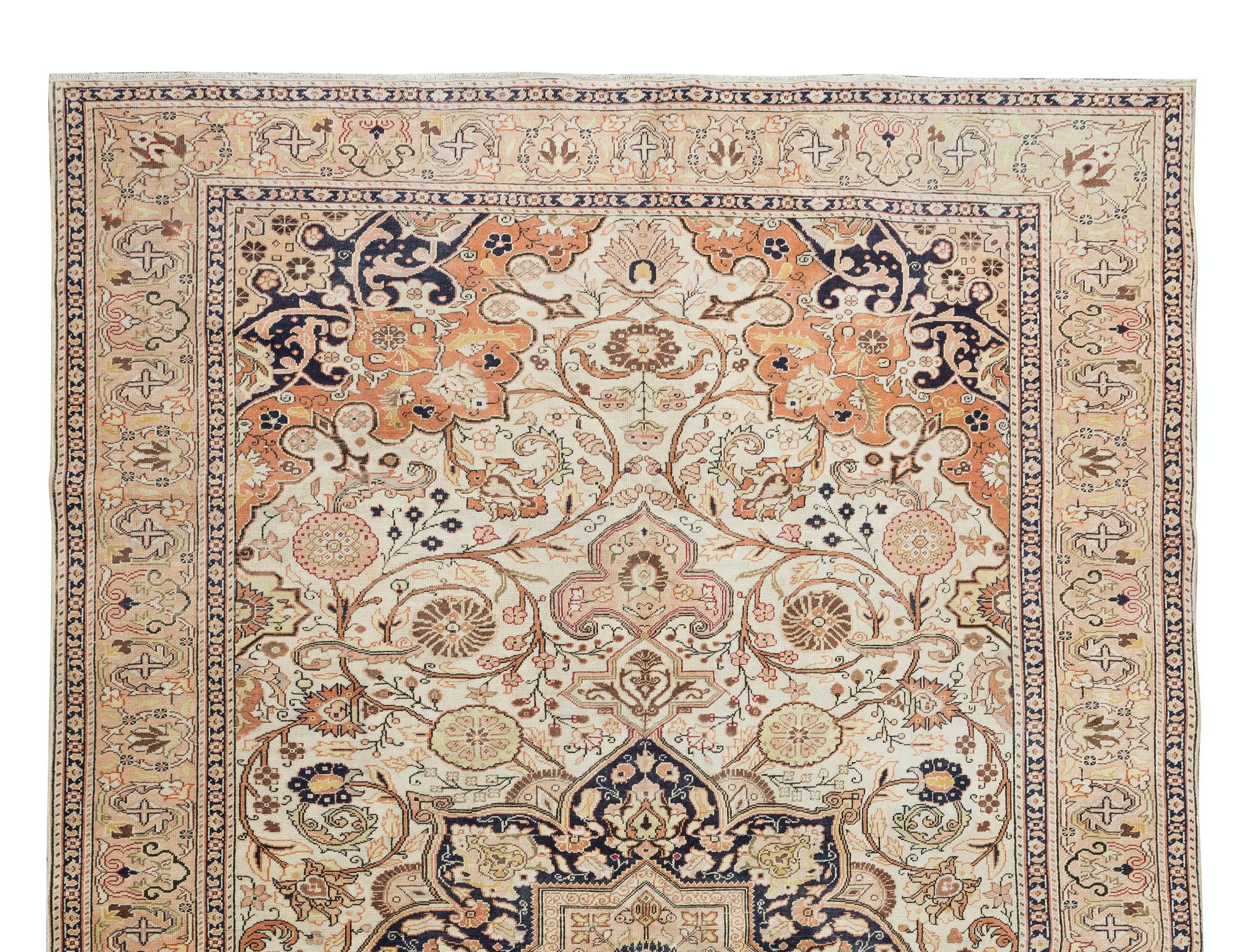 6,4x10 Ft authentischer moderner handgefertigter Teppich aus türkischer Wolle mit Medaillon-Design (Türkisch) im Angebot