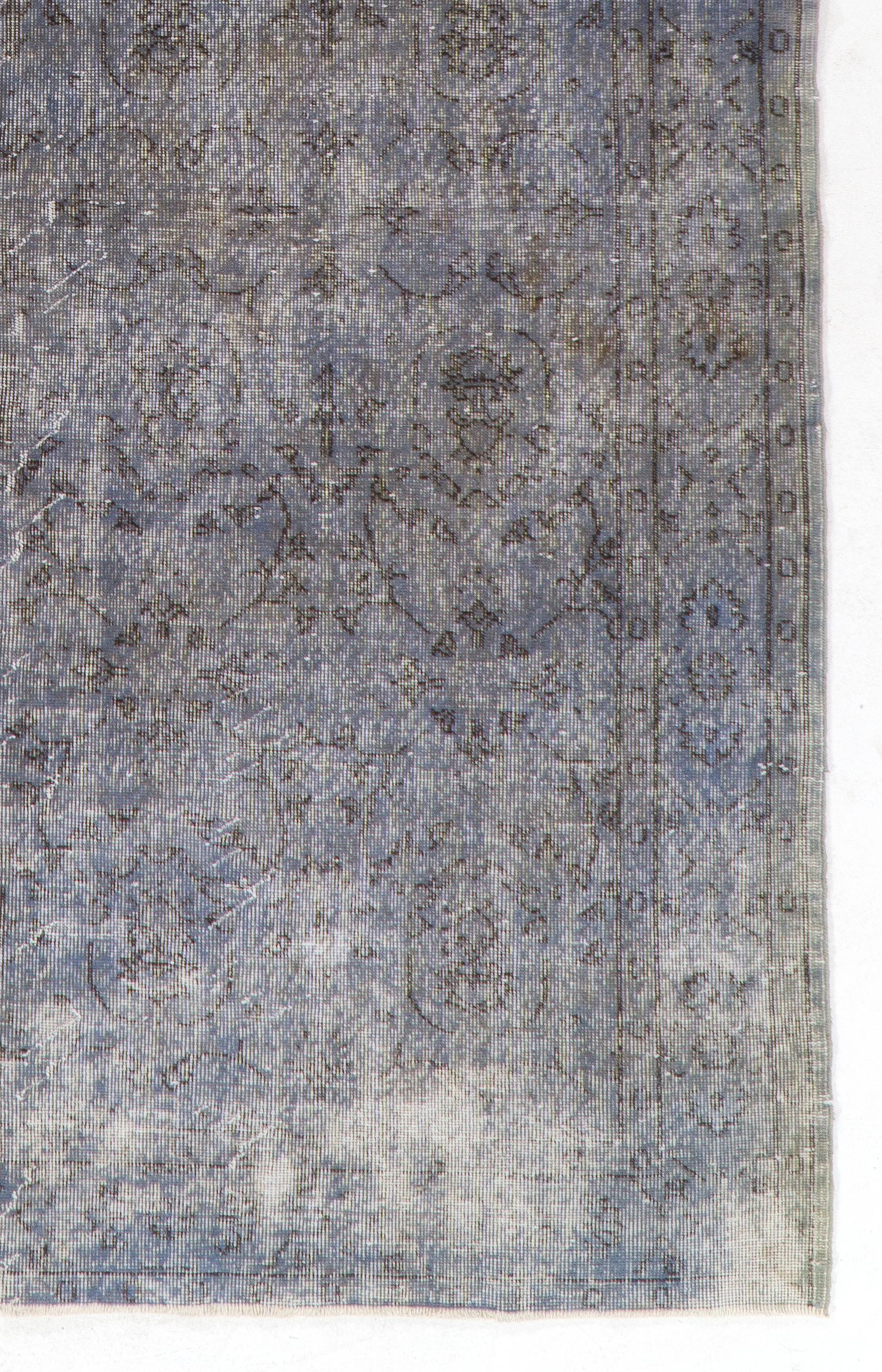 6.4x10.4 Ft Distressed Vintage Türkischer Teppich, Contemporary Light Blue Carpet im Zustand „Gut“ im Angebot in Philadelphia, PA