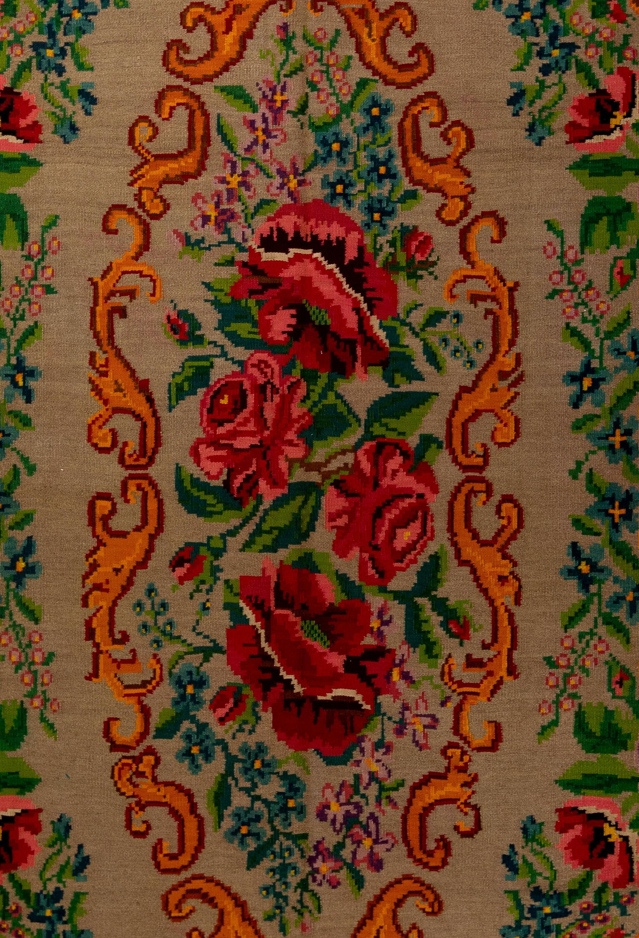 6.4x10.5 Ft Einzigartige 1970er Floral Bessarabian Kilim. Bessarabischer Wandbehang (Moldauisch) im Angebot