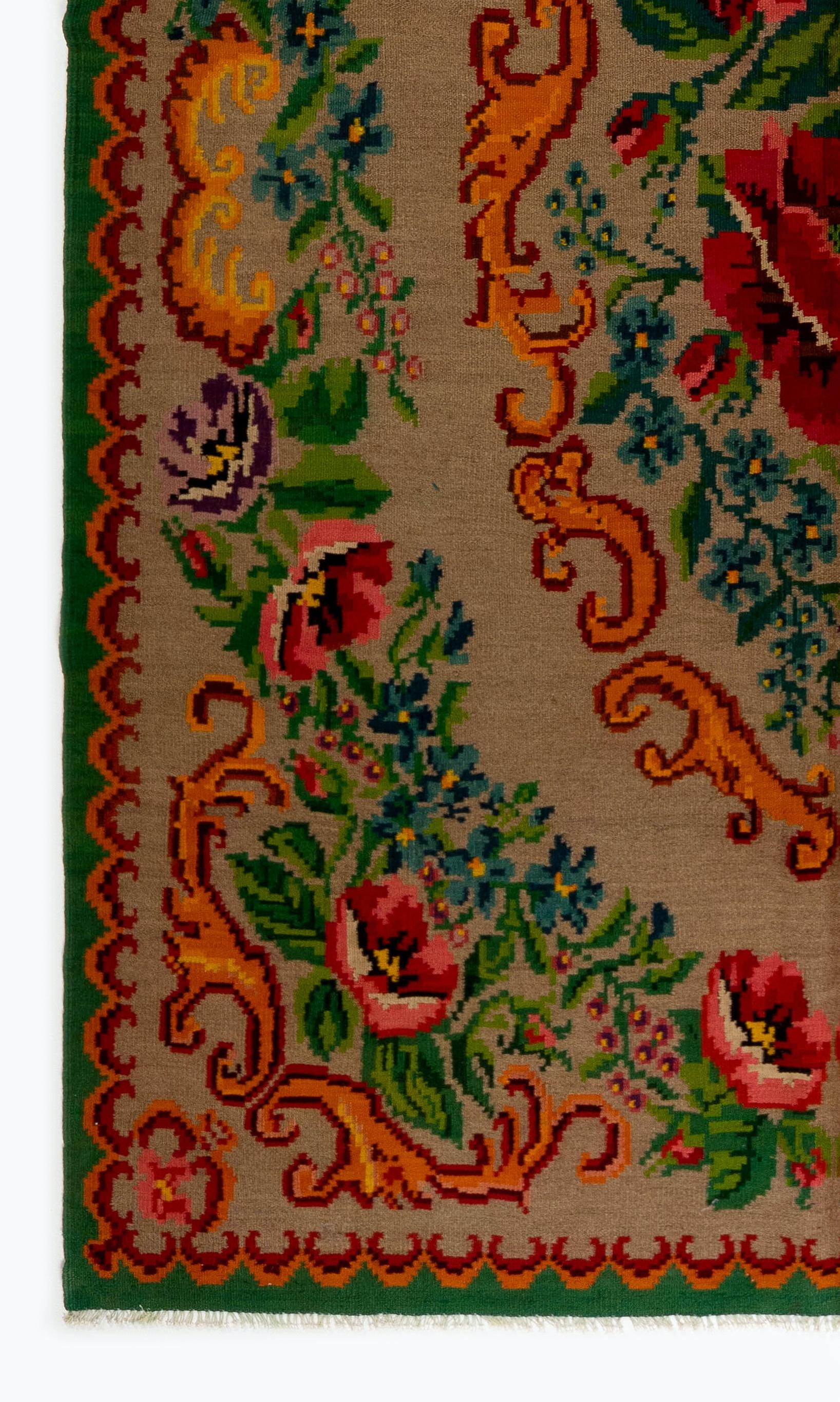 6.4x10.5 Ft Einzigartige 1970er Floral Bessarabian Kilim. Bessarabischer Wandbehang (Handgewebt) im Angebot