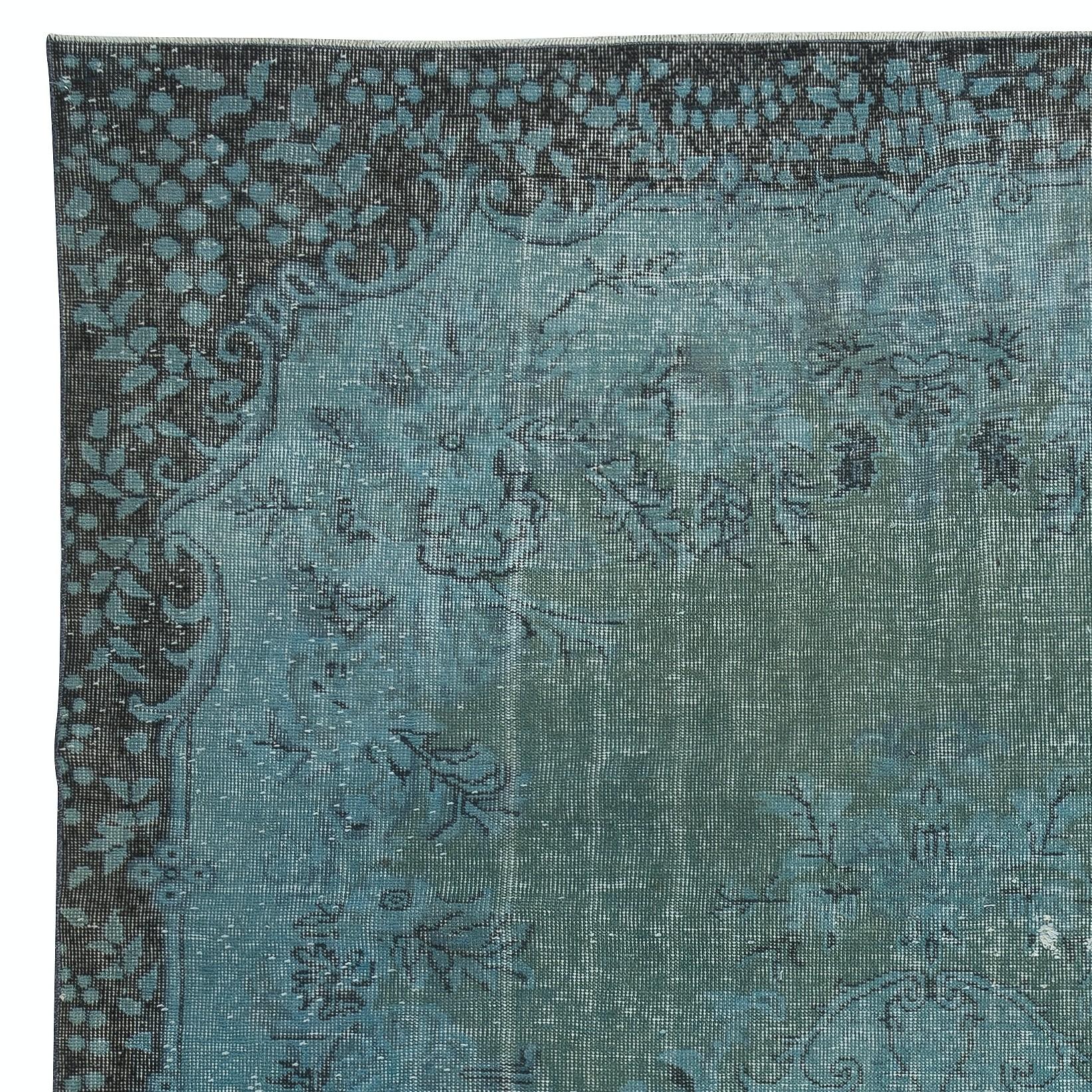 Blauer 6,4x10.7 Ft Farbteppich mit Medaillon-Design. Handgefertigt in der Türkei (Türkisch) im Angebot