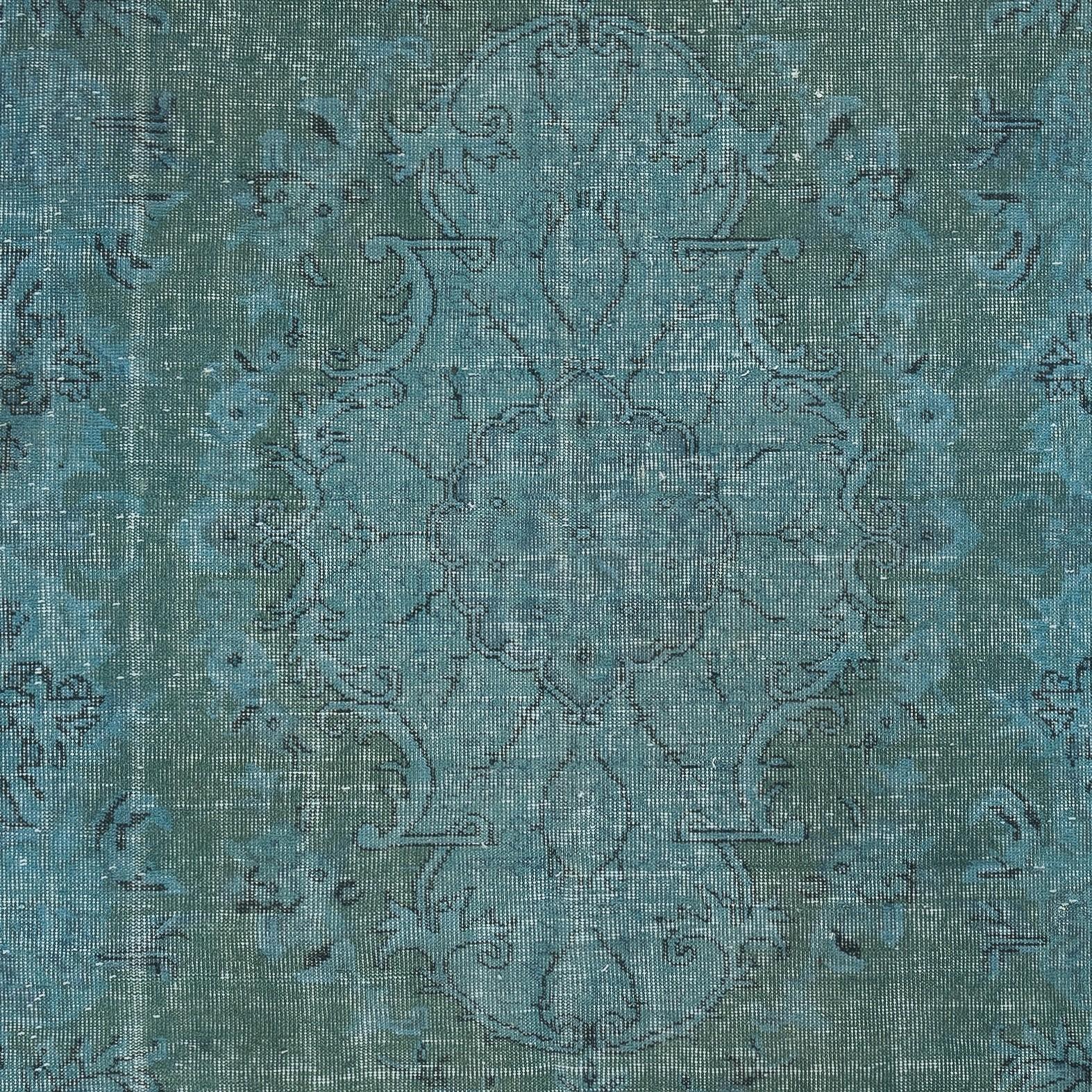 Blauer 6,4x10.7 Ft Farbteppich mit Medaillon-Design. Handgefertigt in der Türkei (Handgeknüpft) im Angebot