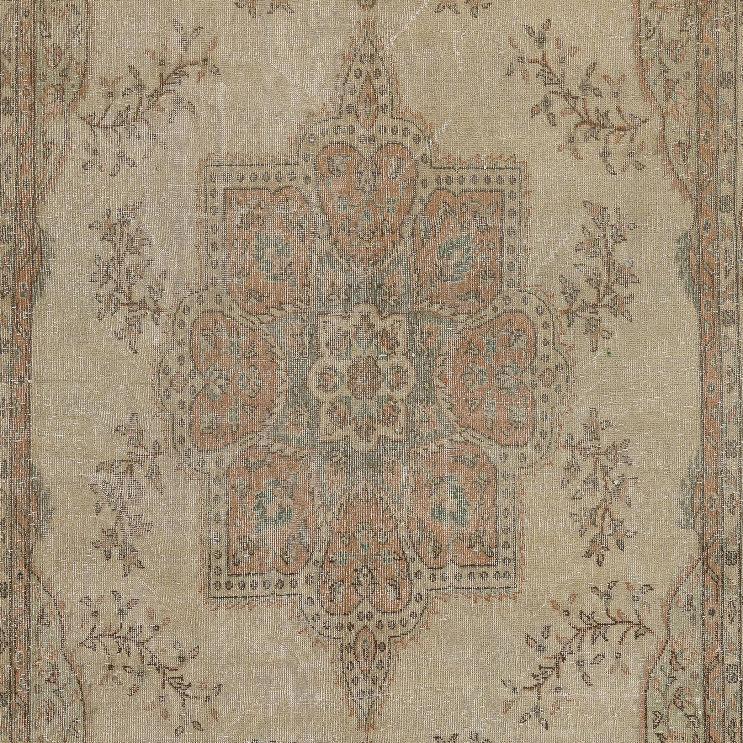 6,4x11,5 Ft handgeknüpfter türkischer Vintage-Teppich aus verblasster Wolle in Beige (Moderne der Mitte des Jahrhunderts) im Angebot
