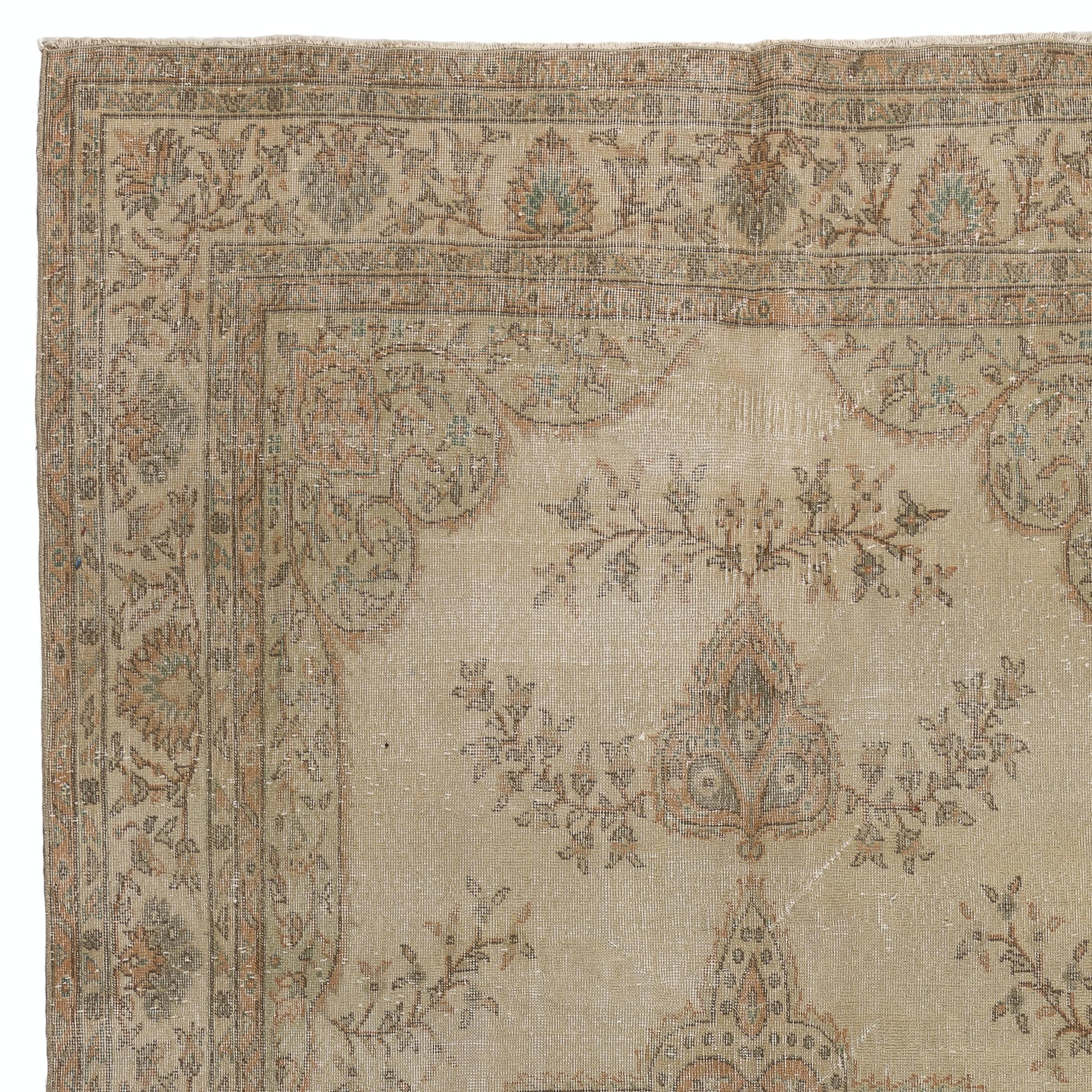 6,4x11,5 Ft handgeknüpfter türkischer Vintage-Teppich aus verblasster Wolle in Beige (Türkisch) im Angebot