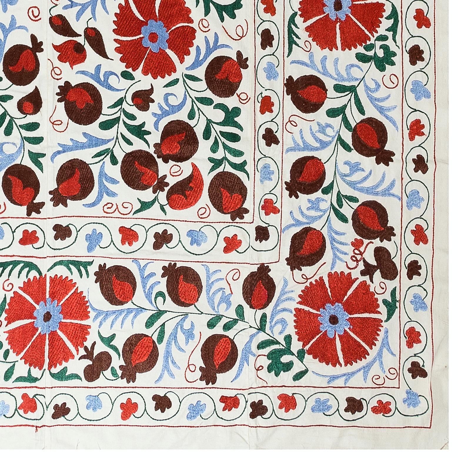 6.4x8.4 Ft Silk Embroidered Wall Hanging, Handmade Bedspread, Suzani Tapestry In New Condition For Sale In Spring Valley, NY