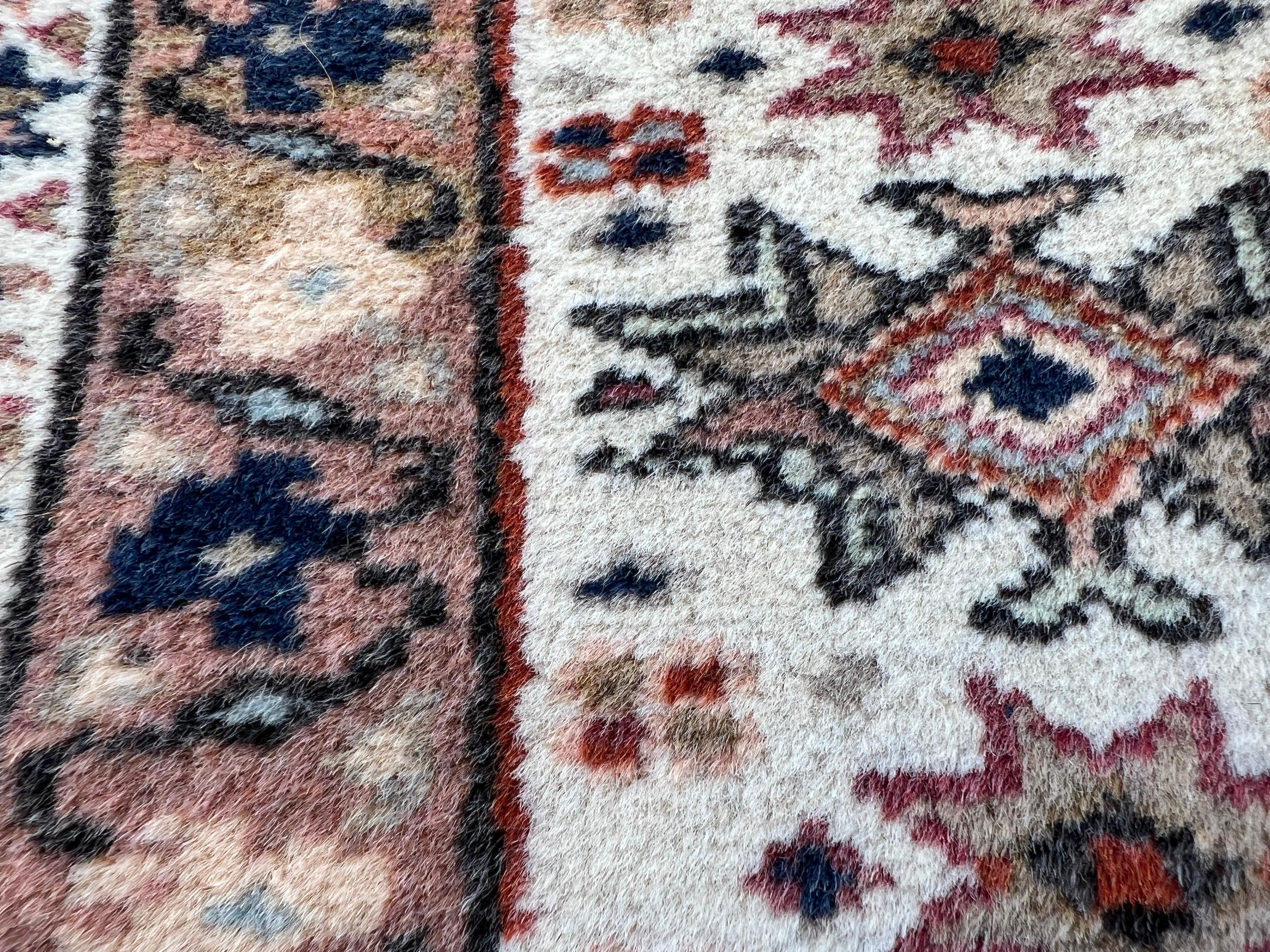6.4x9.2 Ft Fine HandKnotted Vintage Anatolian Kayseri Rug with Stars and Flowers For Sale 1