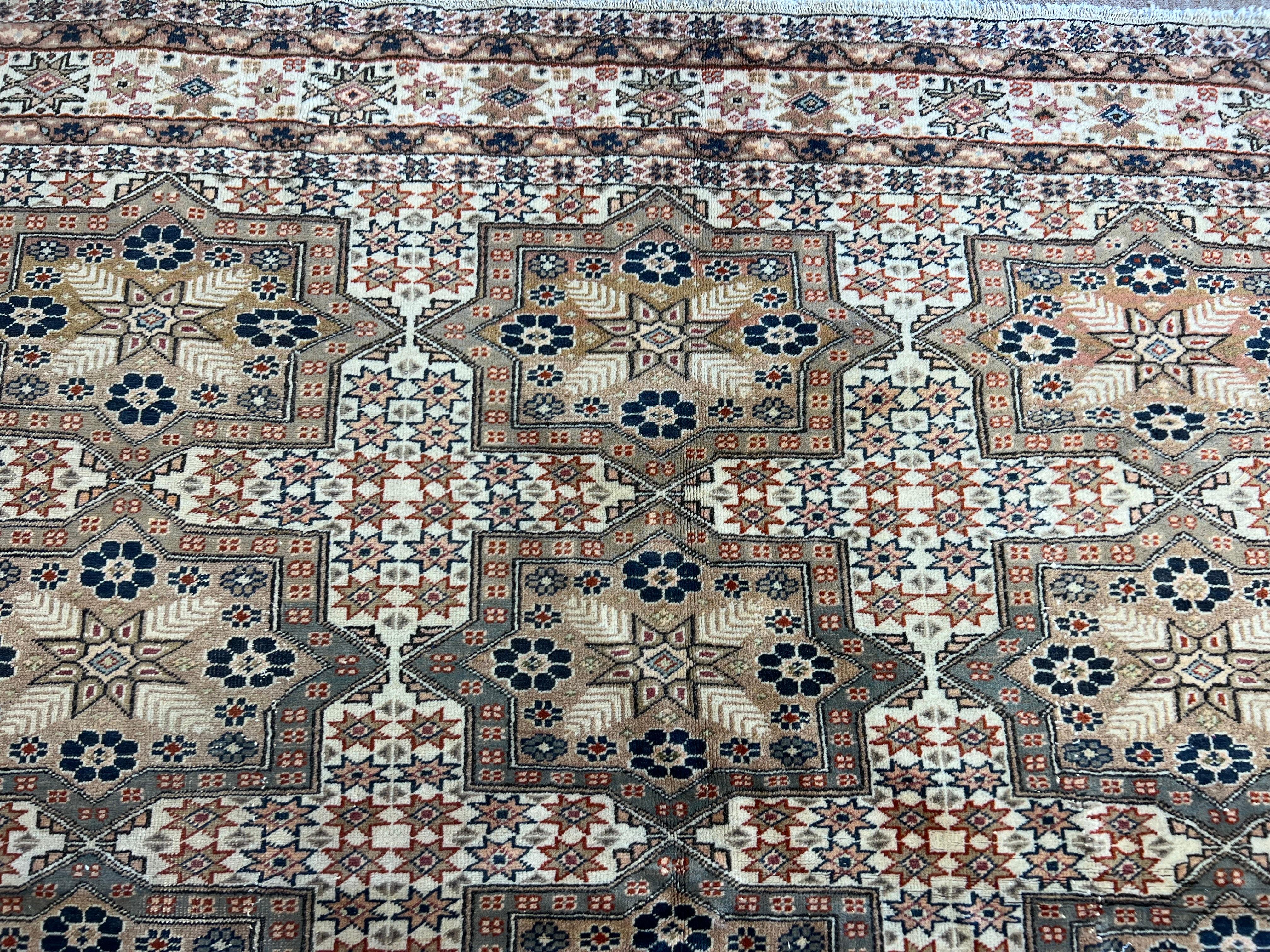Country 6.4x9.2 Ft Fine HandKnotted Vintage Anatolian Kayseri Rug with Stars and Flowers For Sale