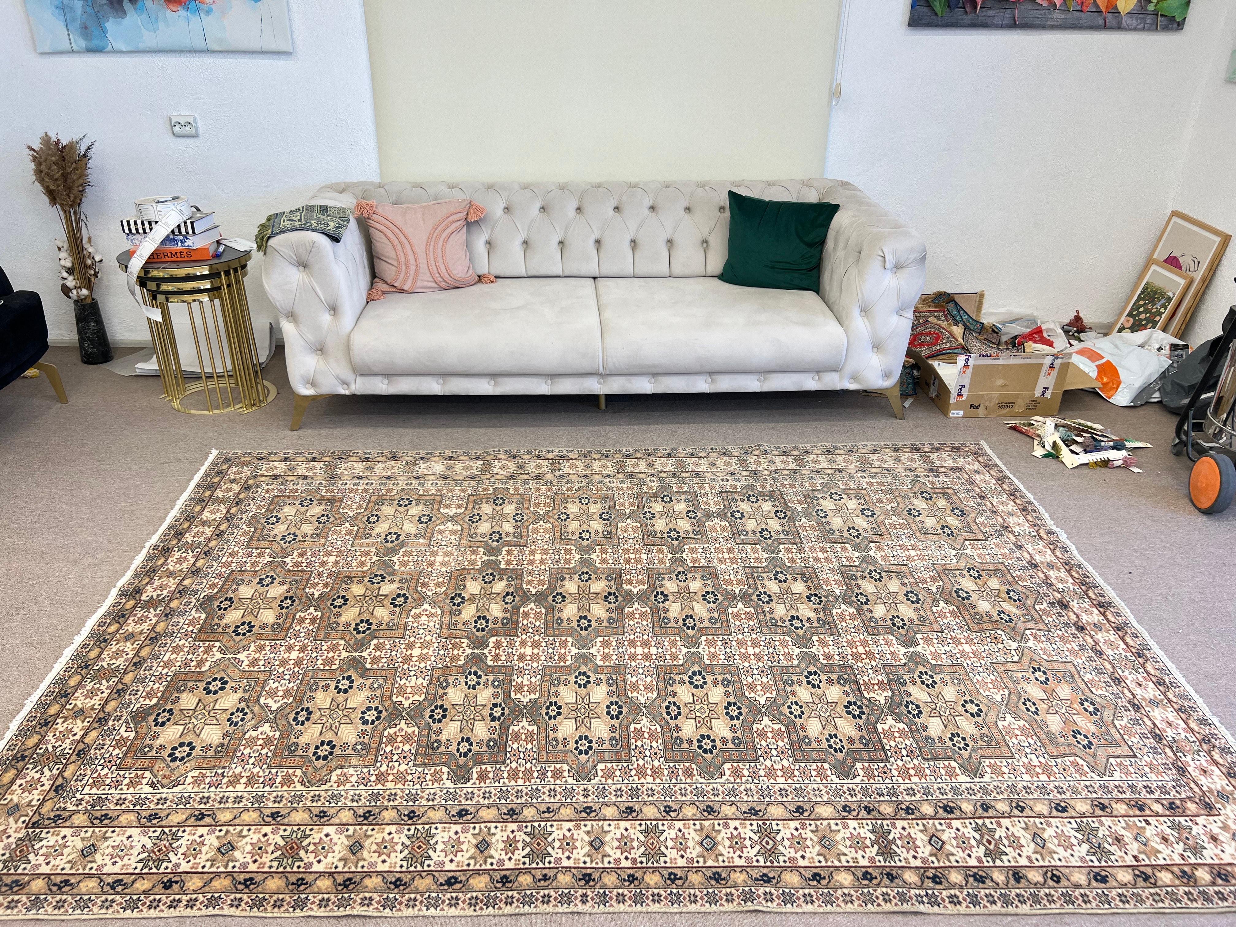 handgeknüpfter Anatolischer Kayseri-Teppich mit Sternen und Blumen, 6,4x9.2 m (Handgeknüpft) im Angebot