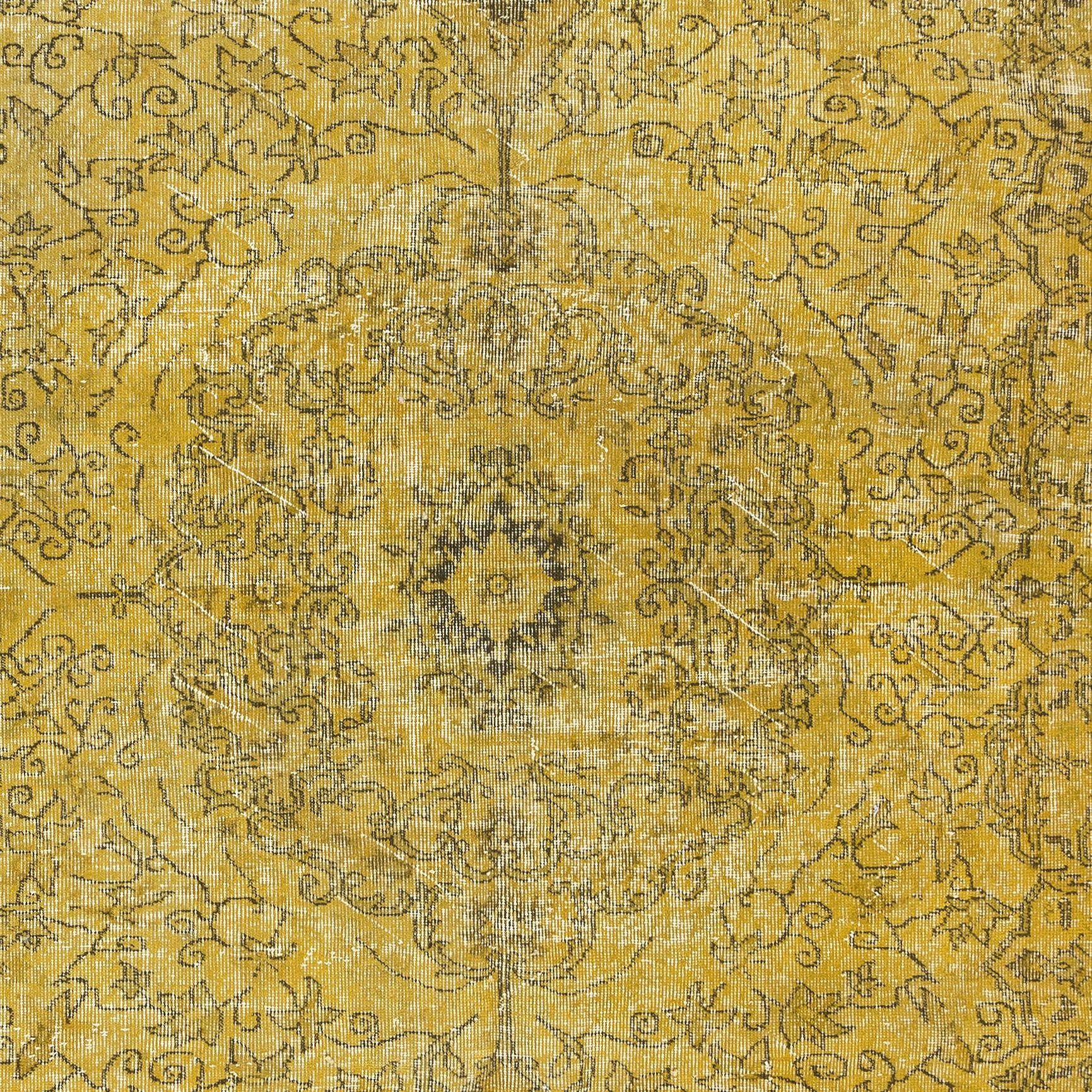 Modern 6.4x9.4 Ft Handmade Turkish Area Rug in Yellow, Ideal for Contemporary Interiors For Sale
