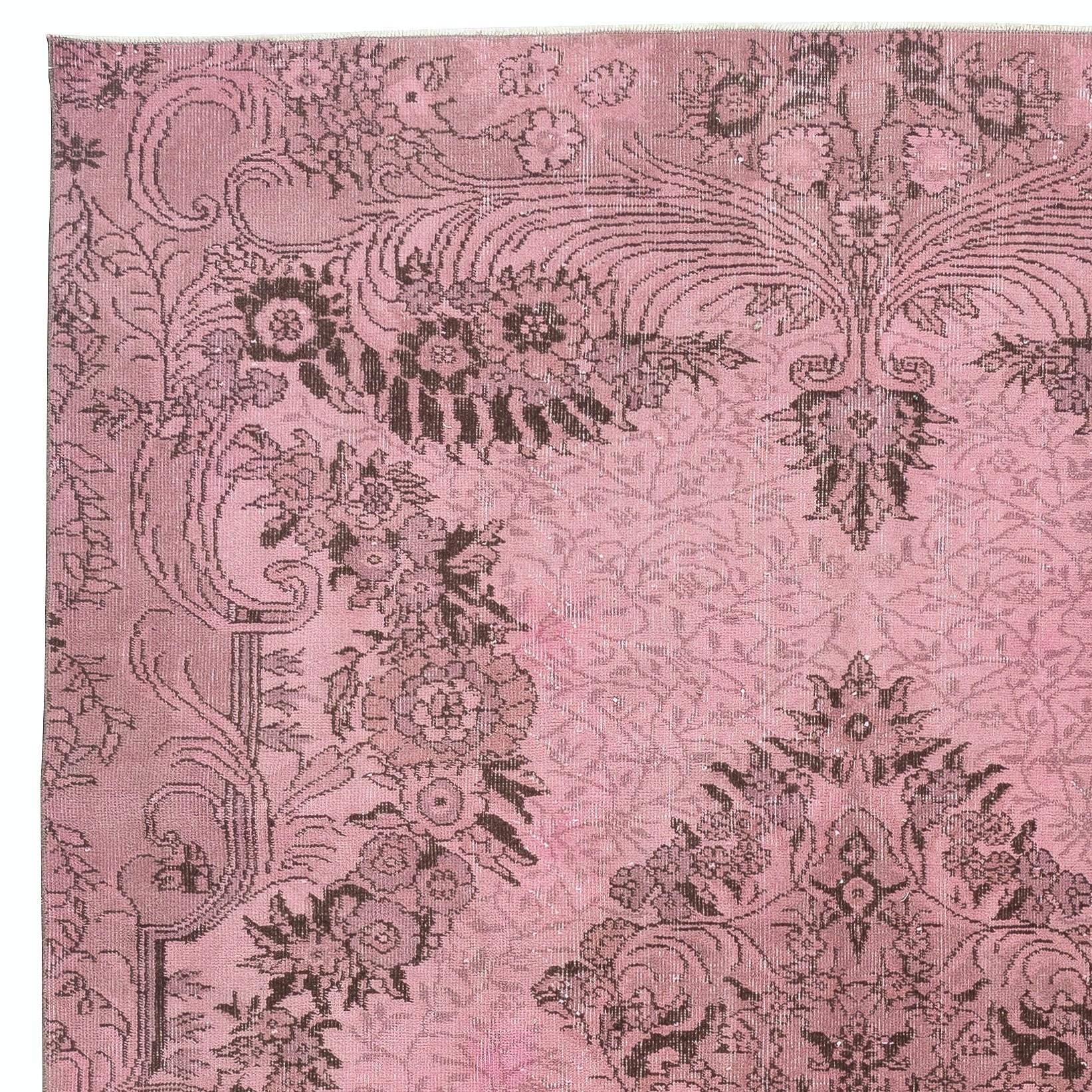 Turc 6.4x9.4 Ft Pink Area Rug for Modern Interiors, Hand-Knotted in Turkey (Tapis noué à la main en Turquie) en vente