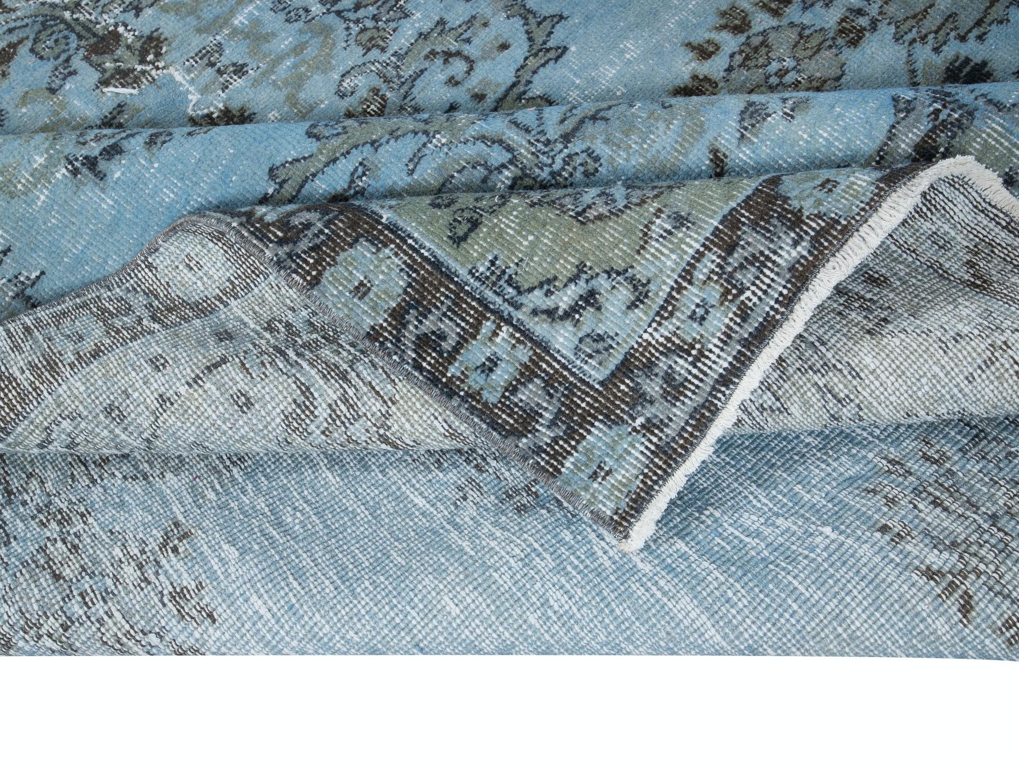 6,4x9,4 Ft Türkischer handgefertigter, geblümter Teppich in Hellblau, moderner, himmelblauer Teppich (Moderne) im Angebot