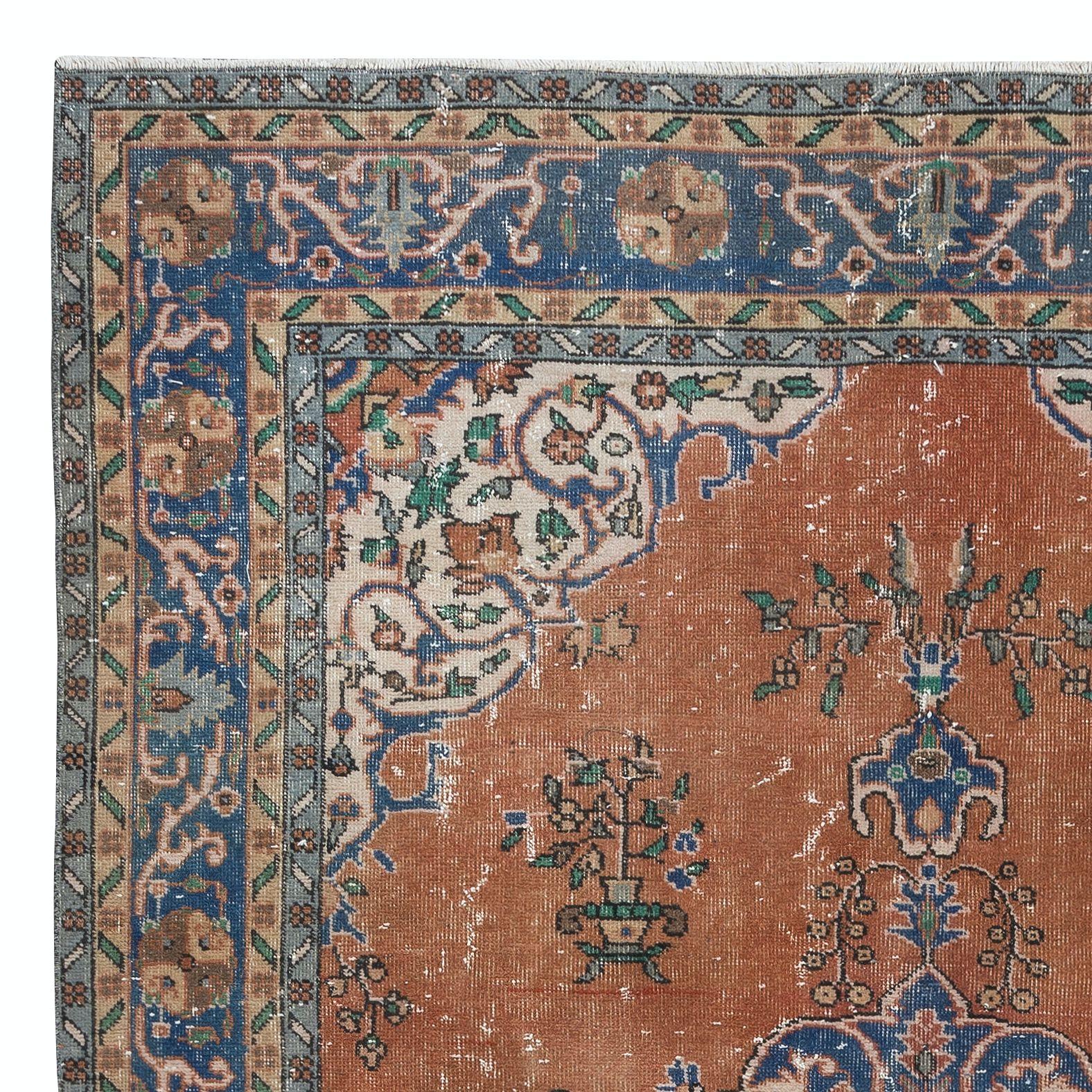 6.4x9.5 Ft Traditioneller Vintage Handgefertigter Türkischer Teppich in Rot & Marineblau (Handgeknüpft) im Angebot