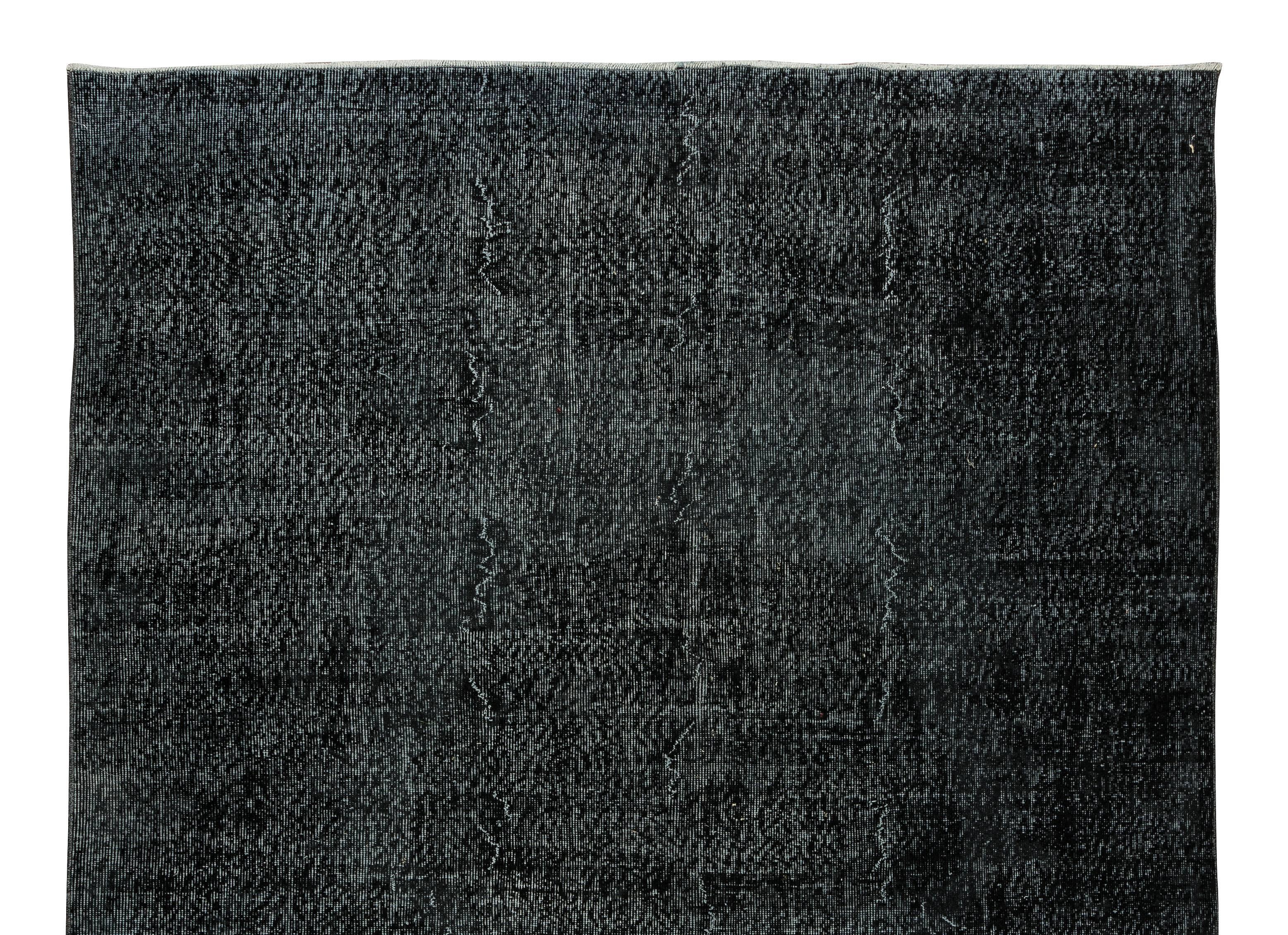 6,4x9.6 Ft Handgefertigter türkischer Vintage-Teppich in Schwarz, neu gefärbt, 4 moderne Inneneinrichtungen (Türkisch) im Angebot