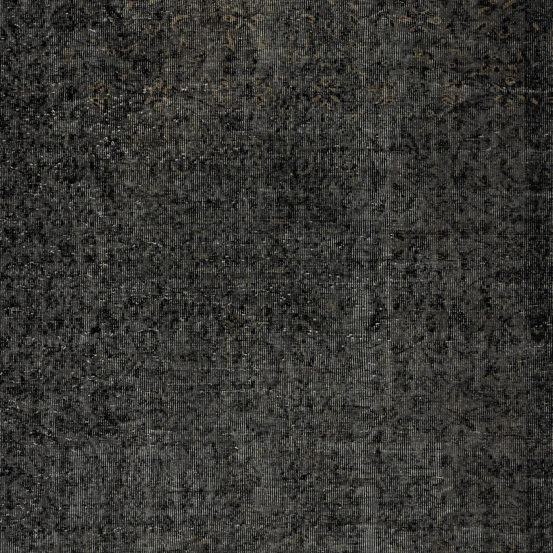 6.4x9.6 Ft Overdyed Schwarzer Teppich. Handgefertigter türkischer Vintage-Teppich für das Wohnzimmer (Türkisch) im Angebot