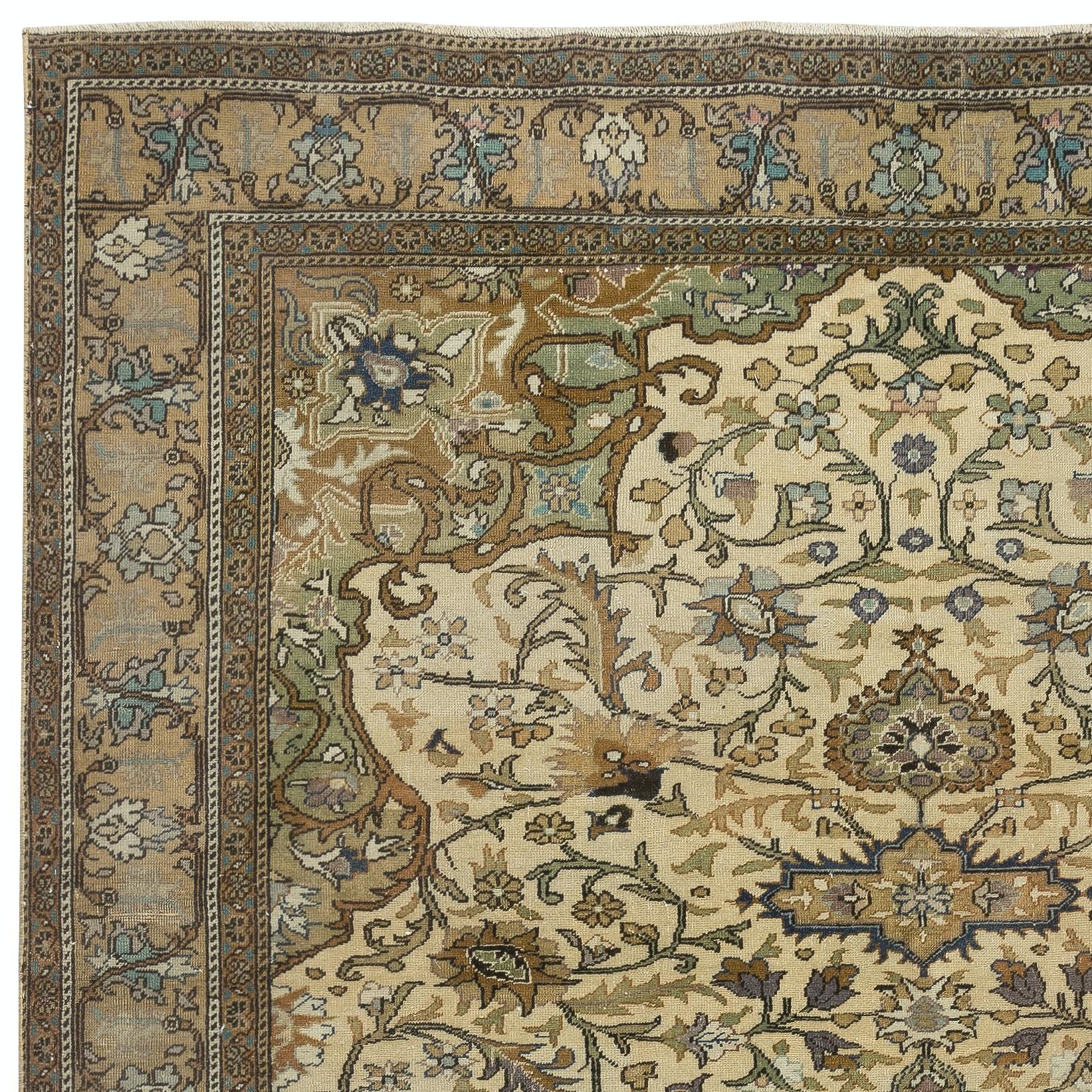 6.4x9.6 Ft Vintage Handmade Turkish Bereich Teppich in Schattierungen von beige, 100% Wolle (Türkisch) im Angebot