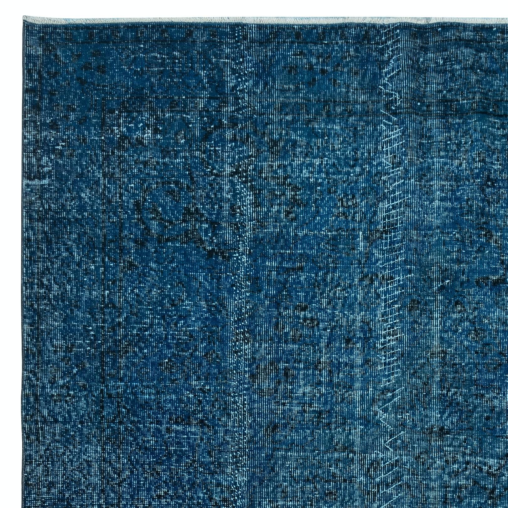 Hand-Knotted 6.4x9.7 Ft Contemporary Handmade Turkish Wool Area Rug in Navy Blue Color For Sale