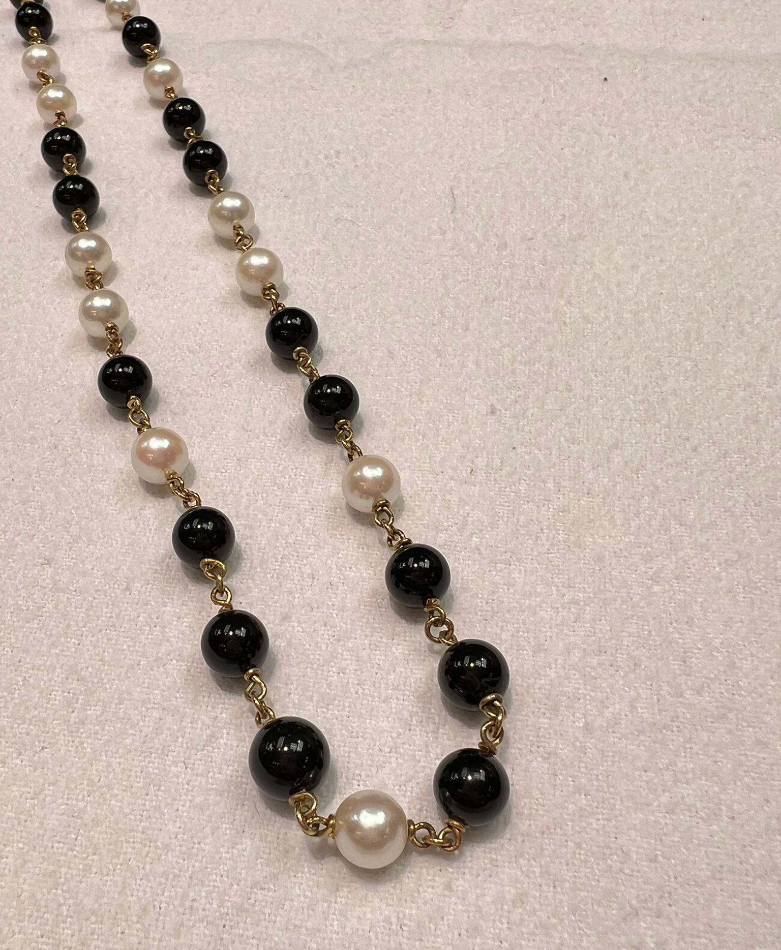 Onyx and Akoya Pearls with Silver Chain and Silver Clasp In Excellent Condition For Sale In LA, CA
