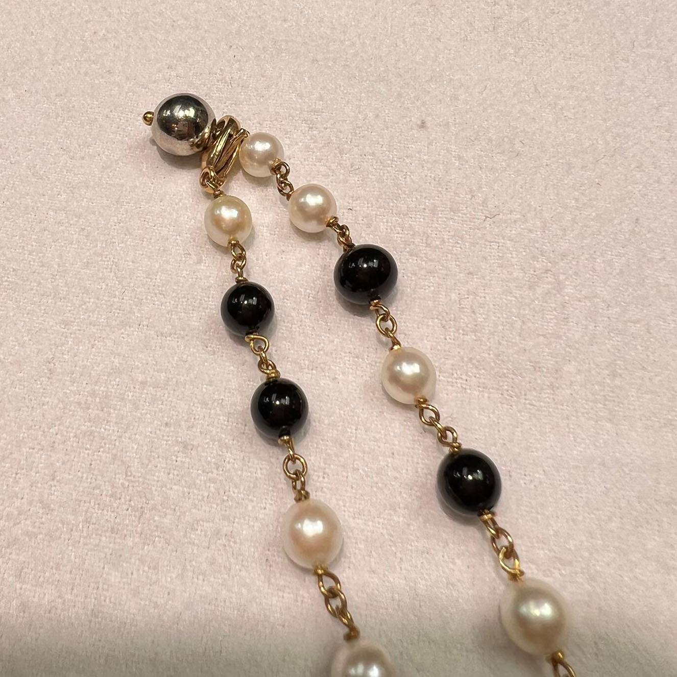 Onyx and Akoya Pearls with Silver Chain and Silver Clasp For Sale 1