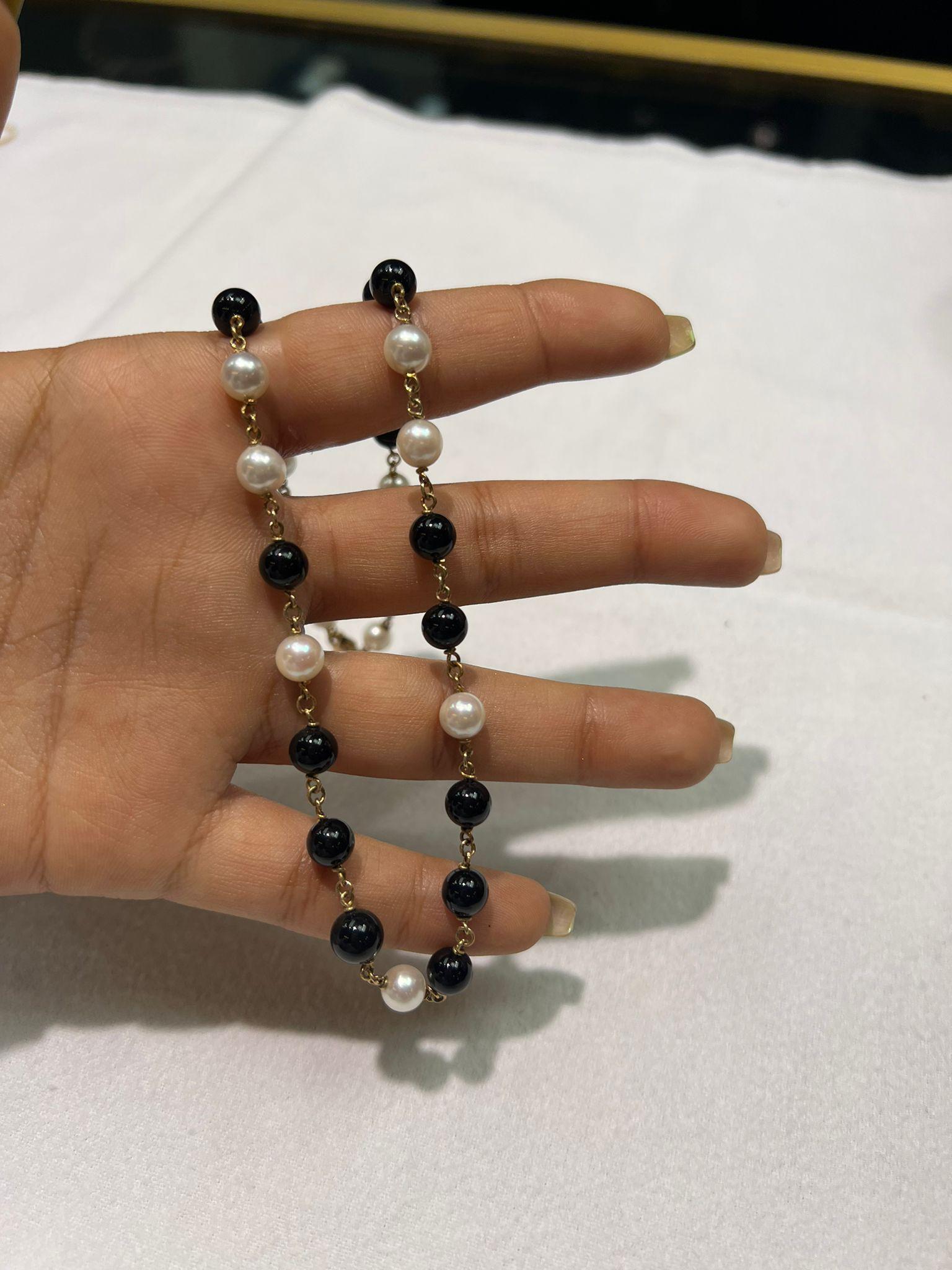 Onyx and Akoya Pearls with Silver Chain and Silver Clasp For Sale 2