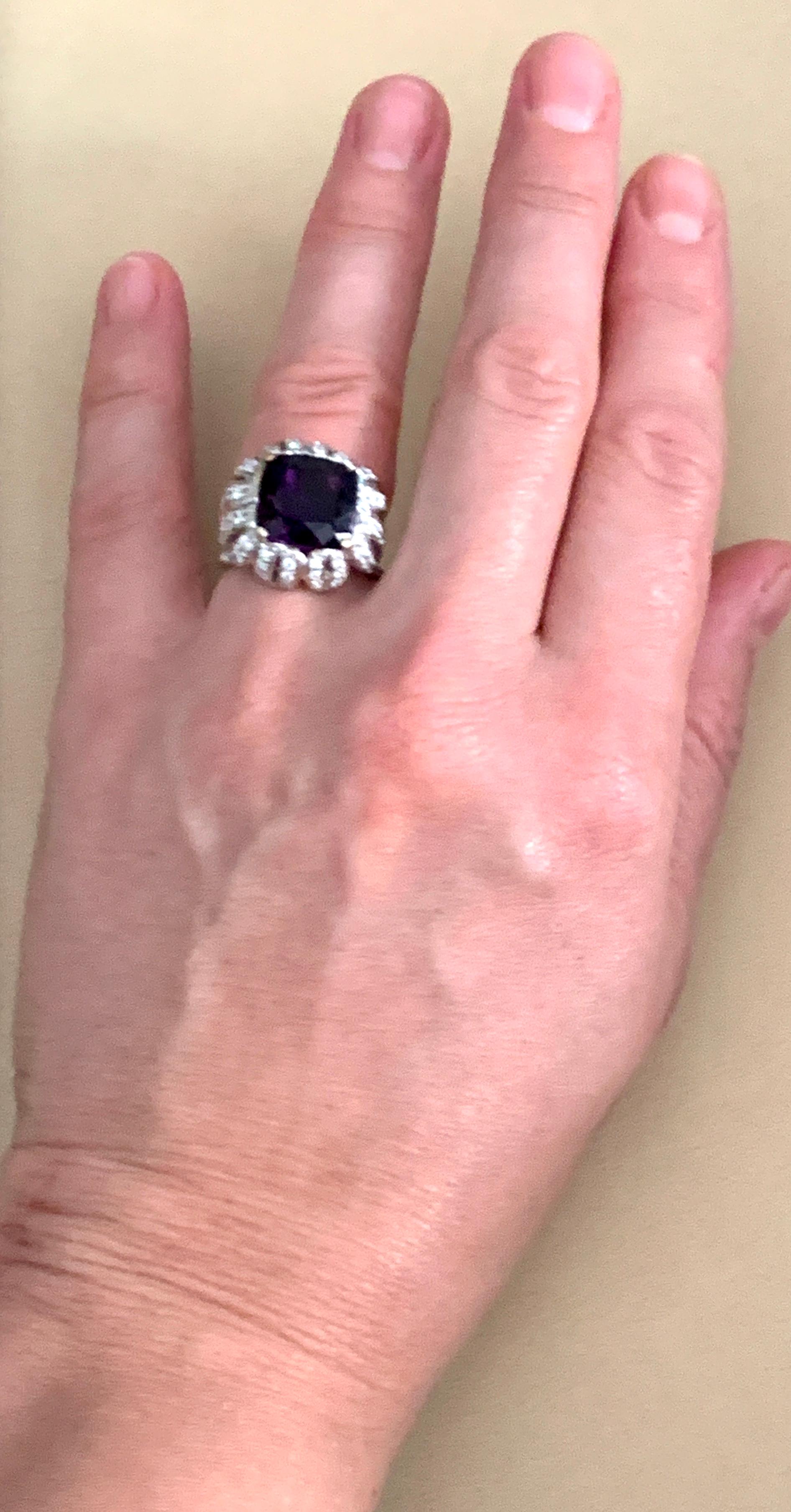 6.5 Carat Amethyst And 1.5 Carat Diamond  Ring 18 Karat White Gold, 1970s, Italy For Sale 6