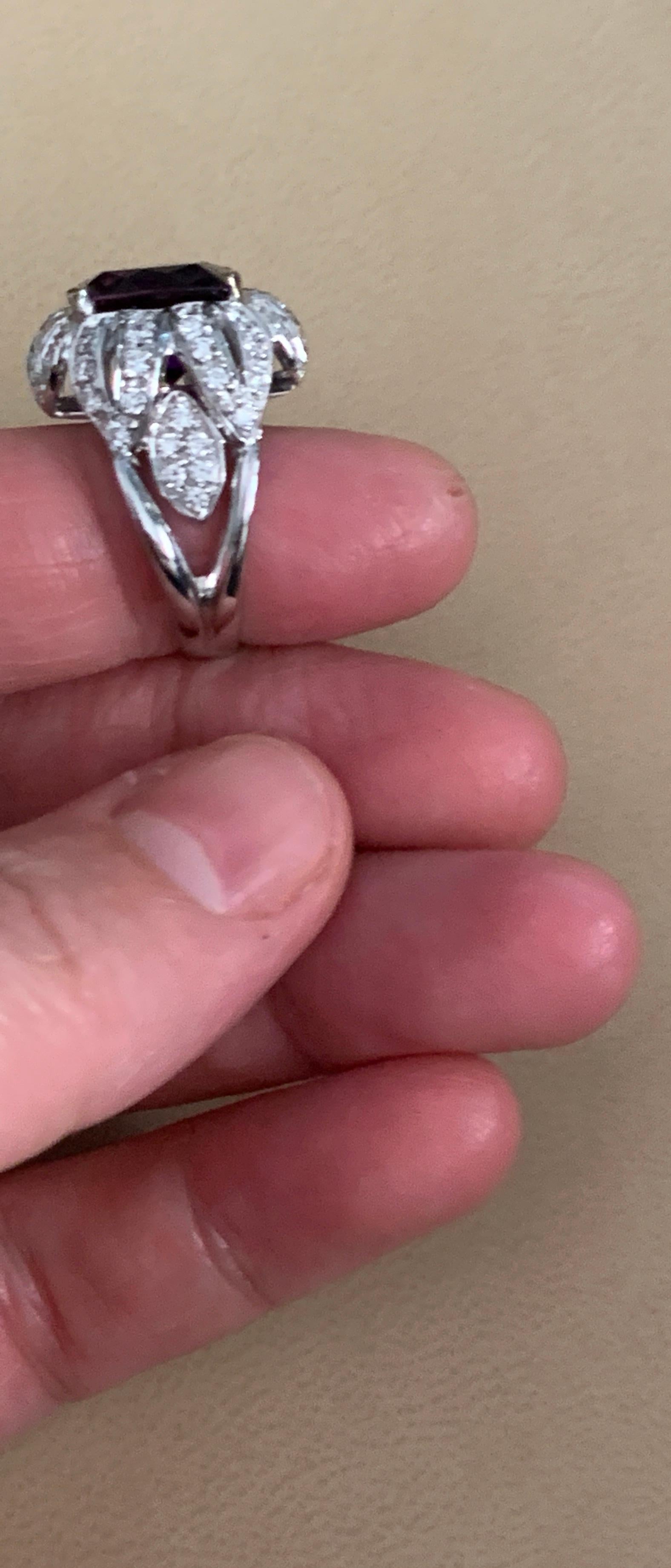 Amatista de 6,5 quilates y diamante de 1,5 quilates  Anillo de oro blanco de 18 quilates, años 70, Italia en venta 9