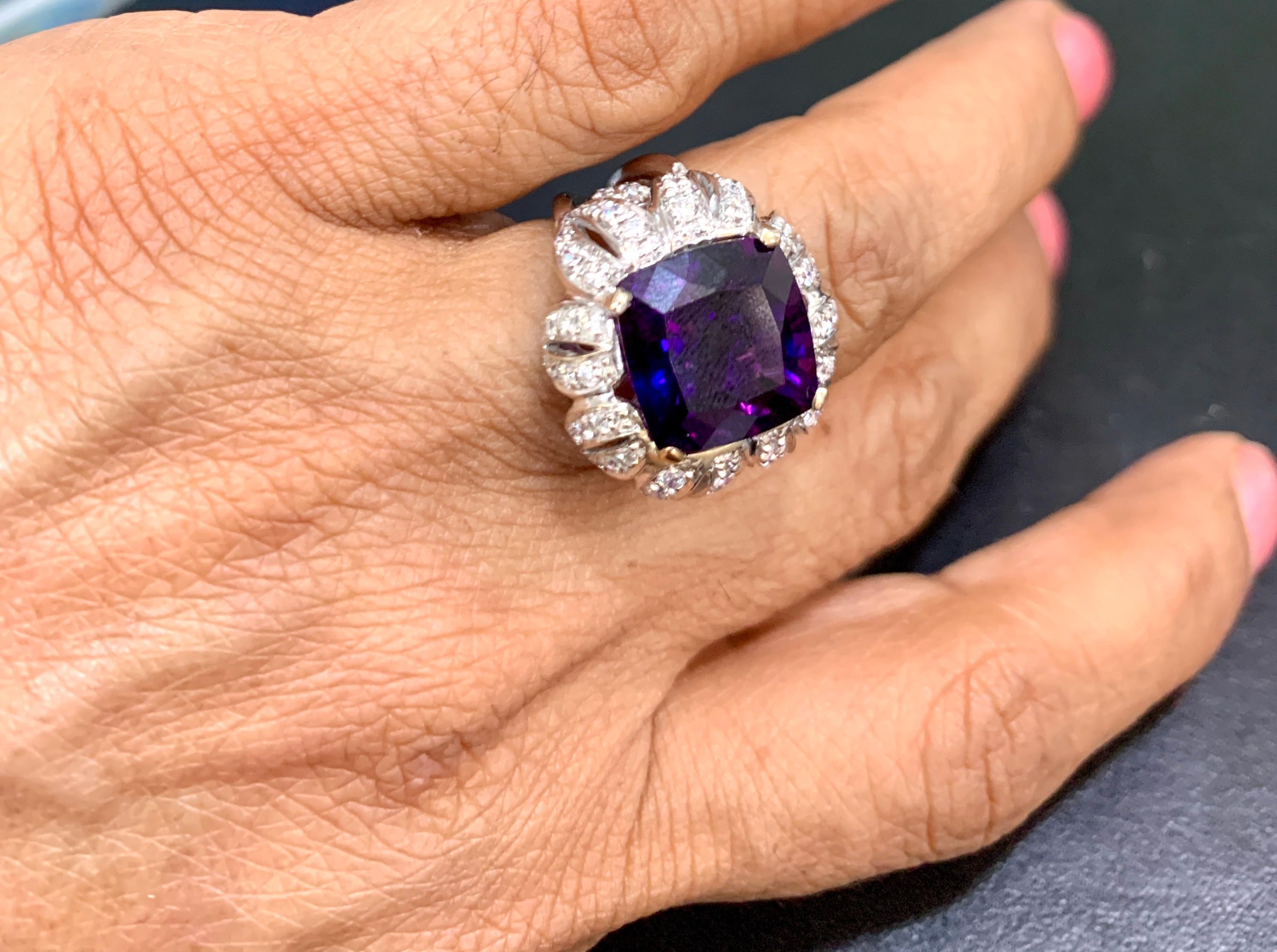 Women's 6.5 Carat Amethyst And 1.5 Carat Diamond  Ring 18 Karat White Gold, 1970s, Italy For Sale