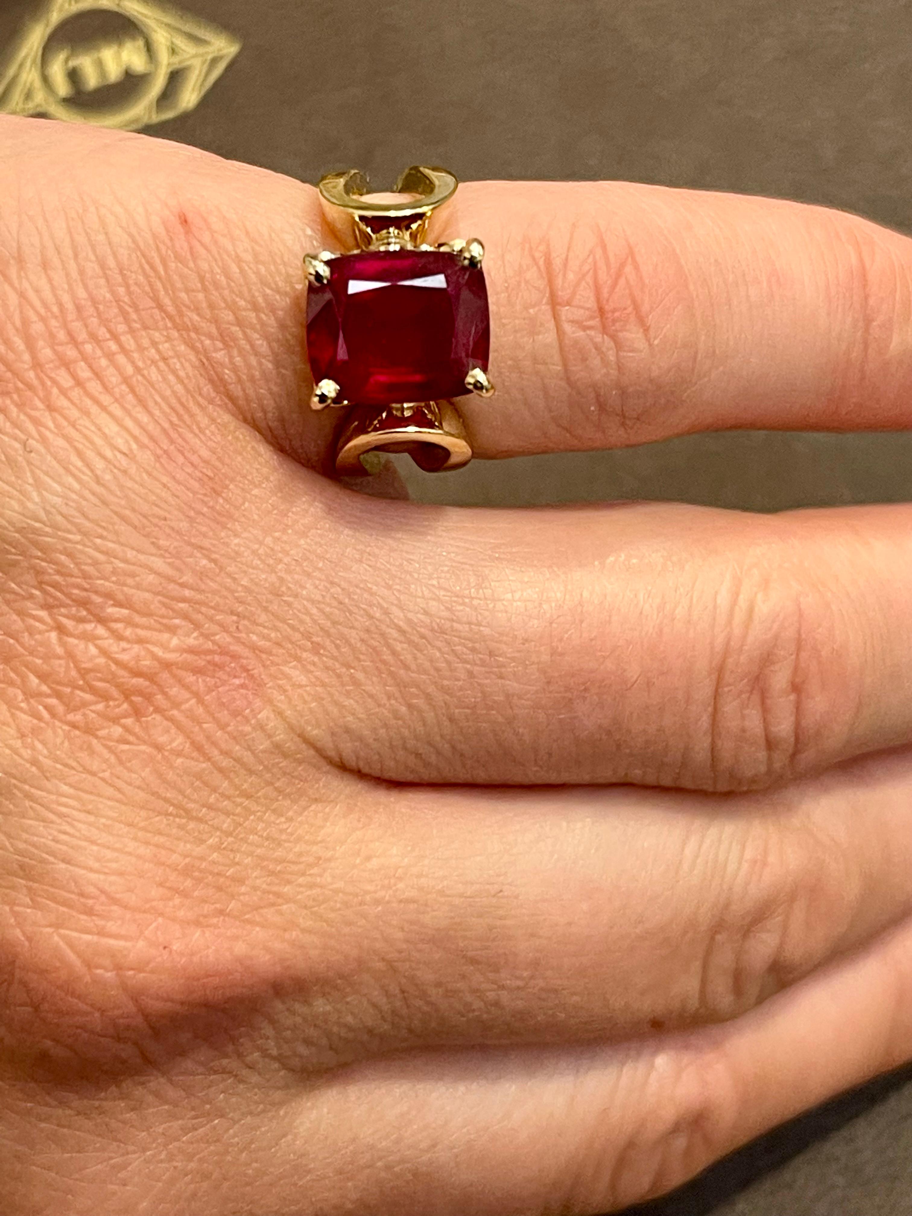 6.5 Carat Cushion Shape Treated Ruby 14 Karat Yellow Gold Ring In Excellent Condition For Sale In New York, NY