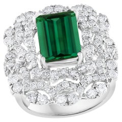 Bague cocktail en or blanc 18 carats avec tourmaline verte de 6,5 carats et diamant de 4,2 carats