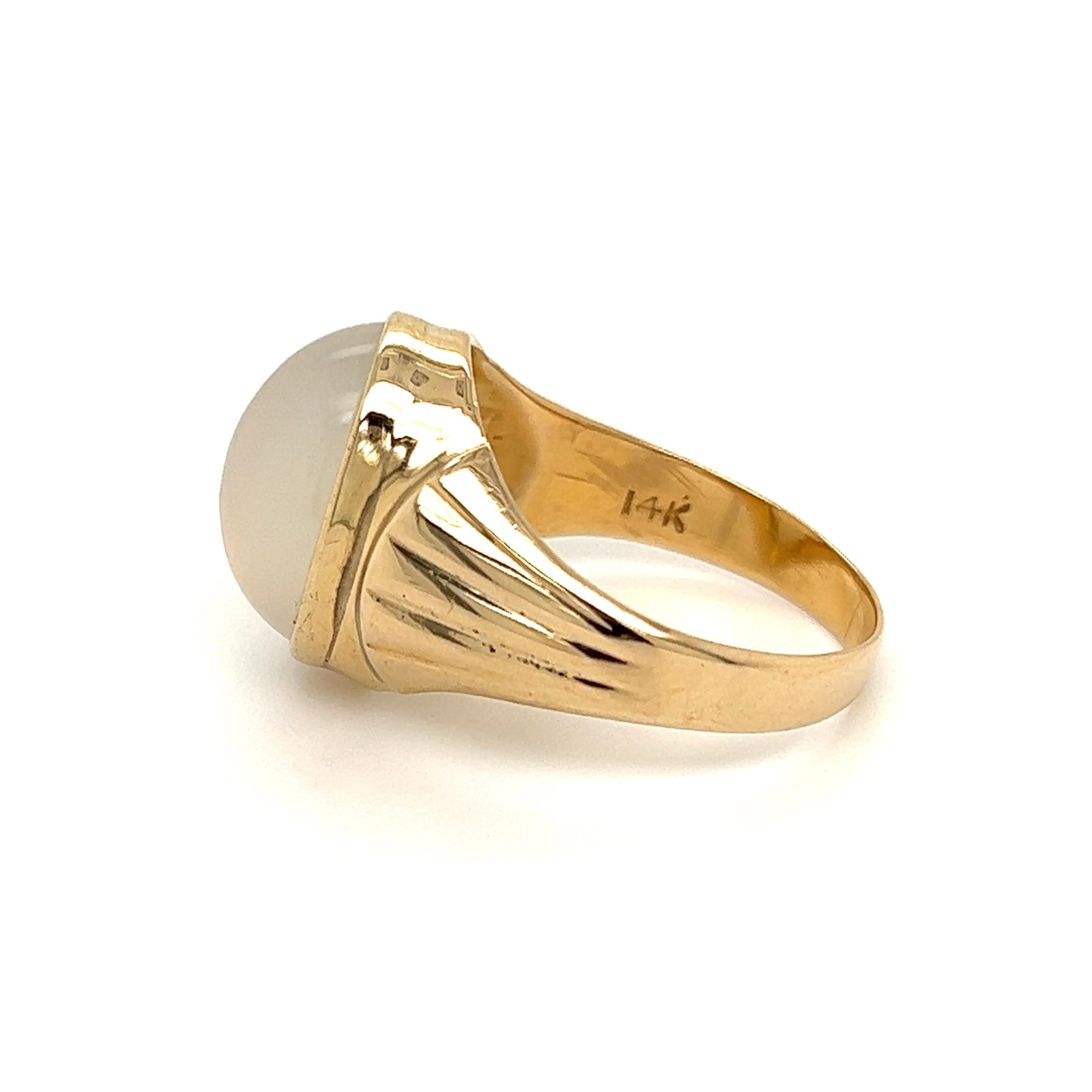 Contemporary 6.5 Carat Moonstone Men’s Gold Signet Ring Estate Fine Jewelry