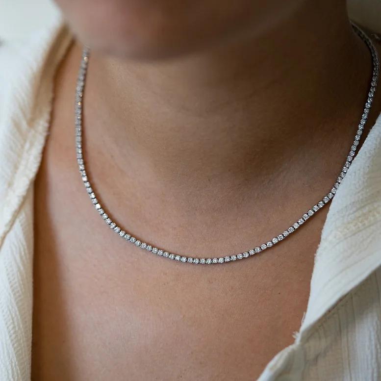 Contemporary 6.5 Carat Natural Diamonds Tennis Necklace in 14k Gold For Sale