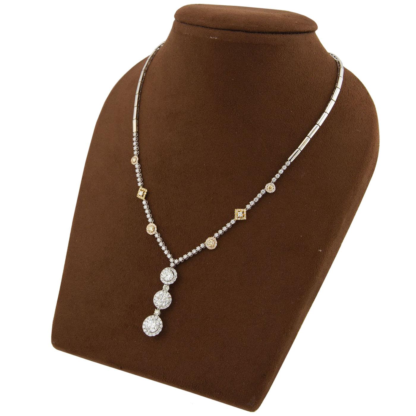 Taglio rotondo 6,5 carati di diamanti naturali a taglio rotondo in oro bianco 18 carati - Collana con ciondolo squisito in vendita