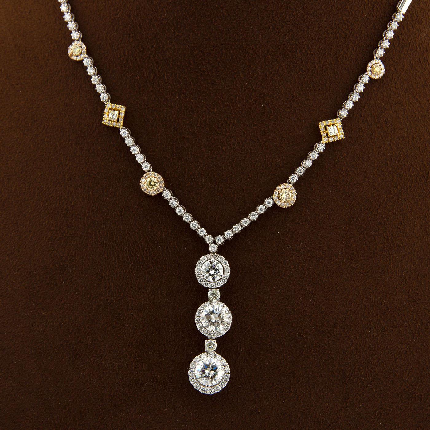 6,5 carati di diamanti naturali a taglio rotondo in oro bianco 18 carati - Collana con ciondolo squisito In condizioni ottime in vendita a Aventura, FL